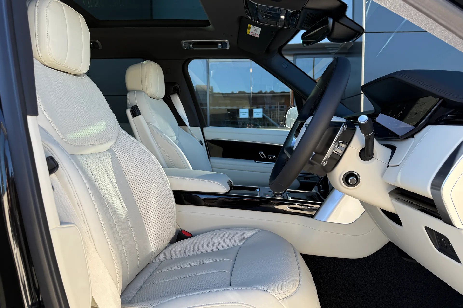 LAND ROVER RANGE ROVER thumbnail image number 22