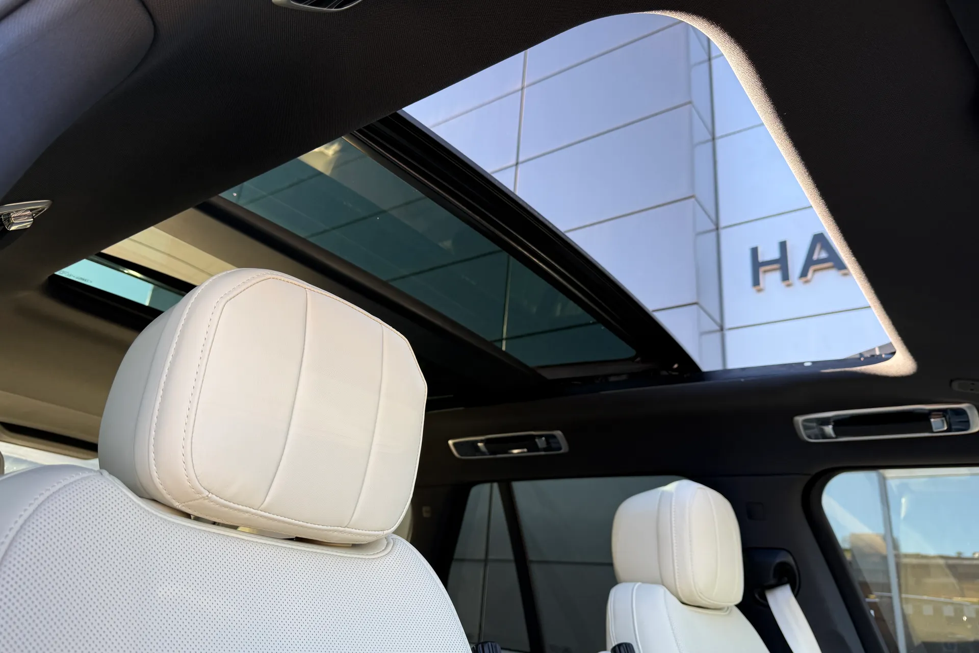 LAND ROVER RANGE ROVER thumbnail image number 9