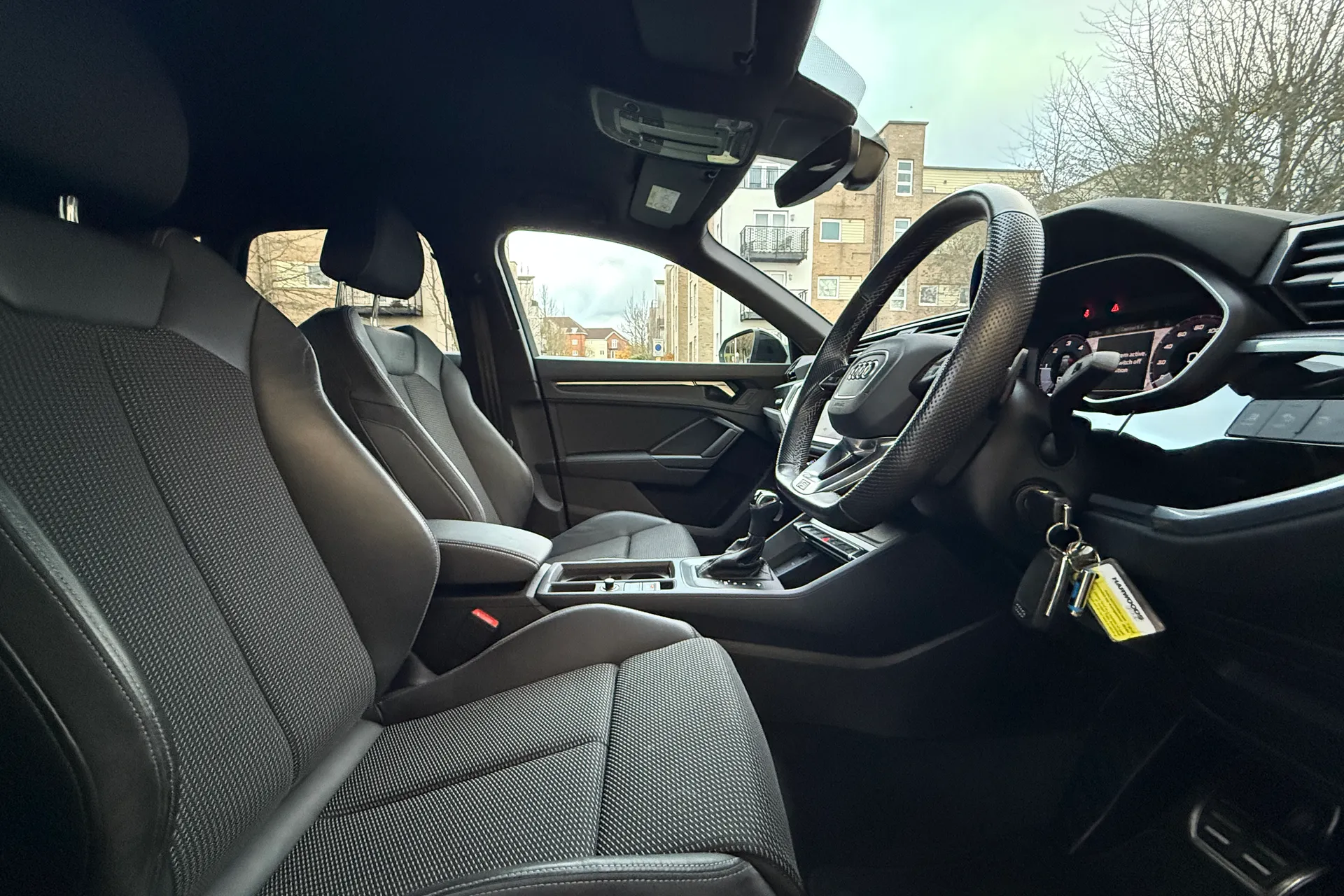 Audi Q3 thumbnail image number 40