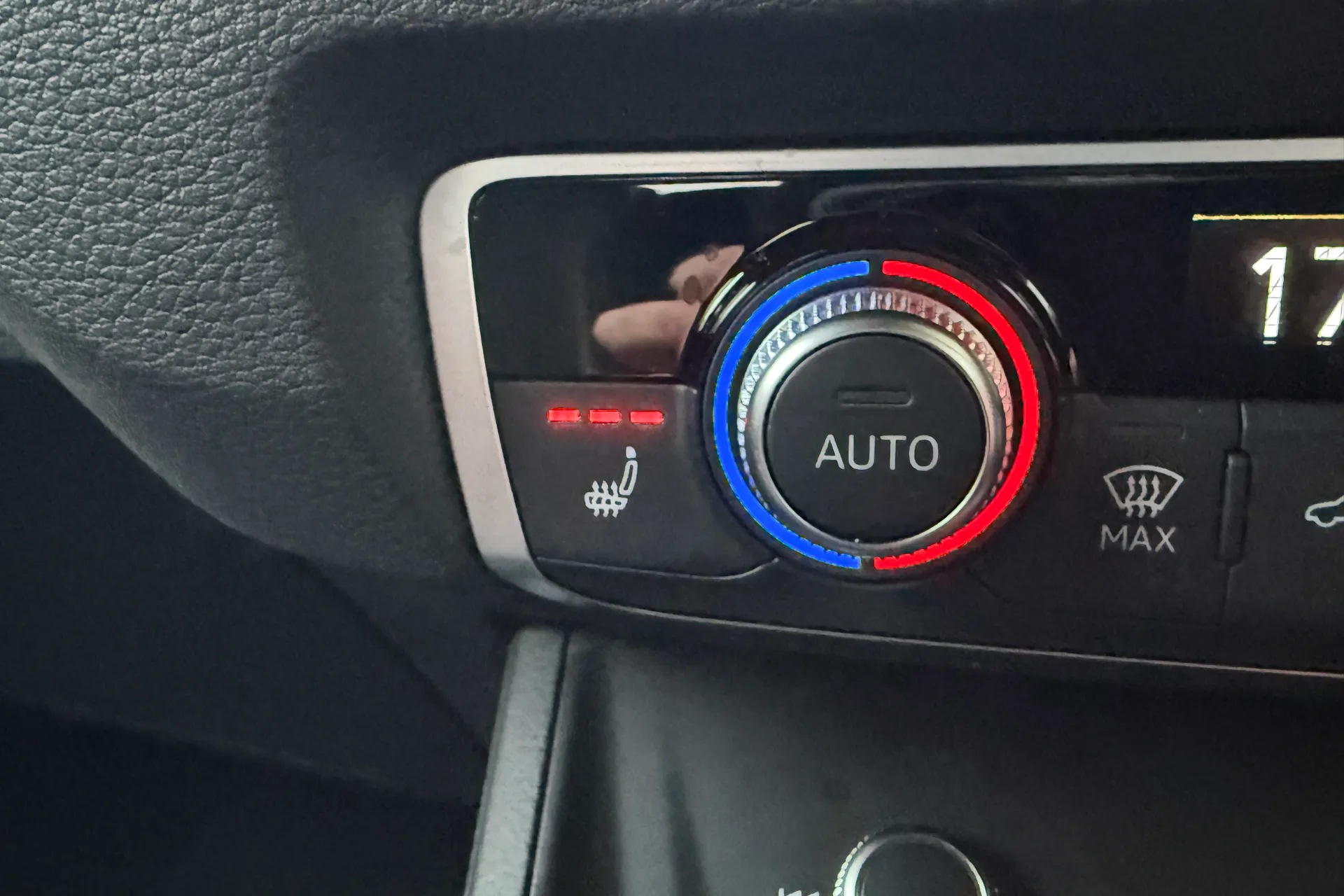 Audi Q3 thumbnail image number 8