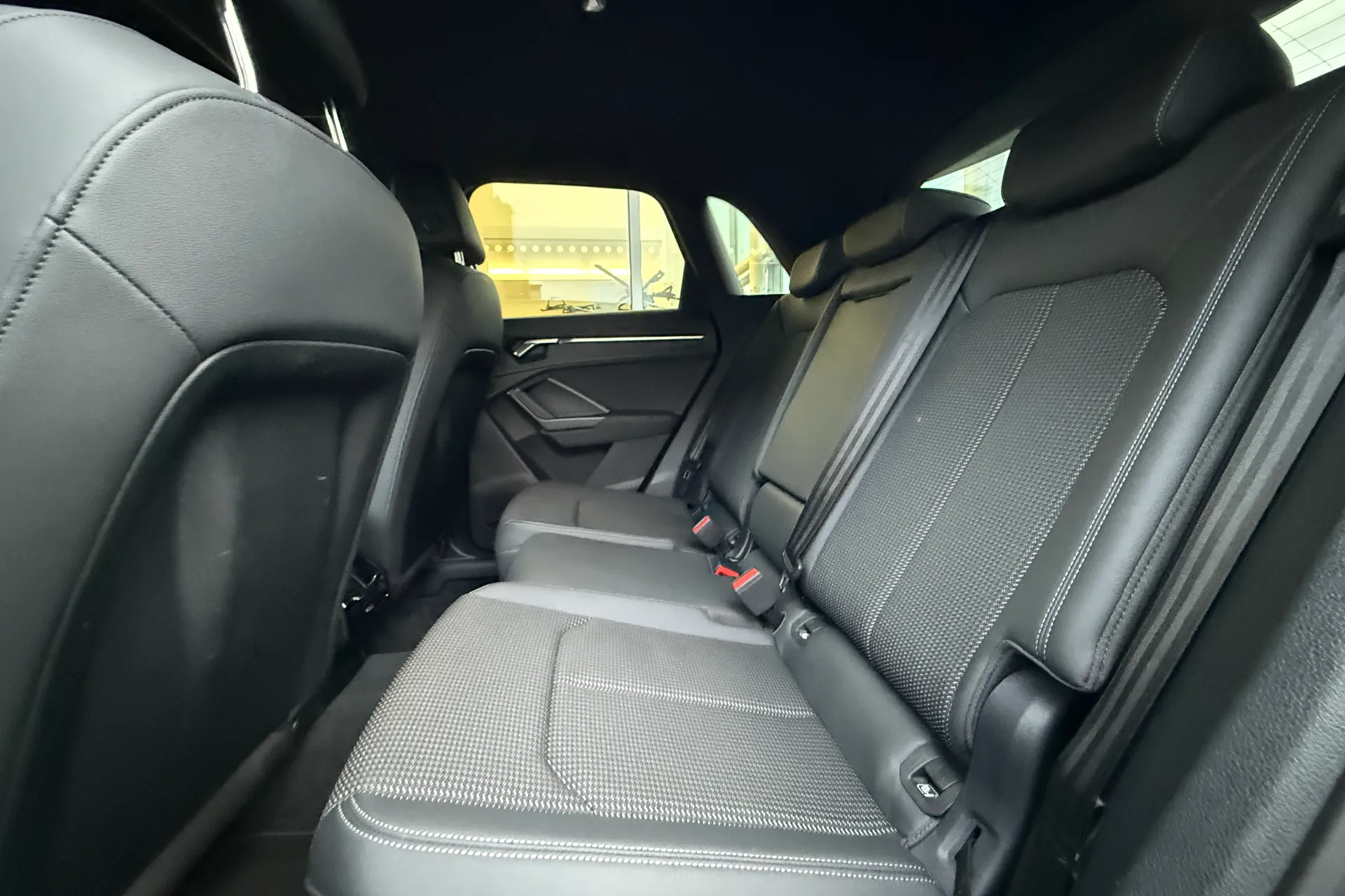 Audi Q3 thumbnail image number 59