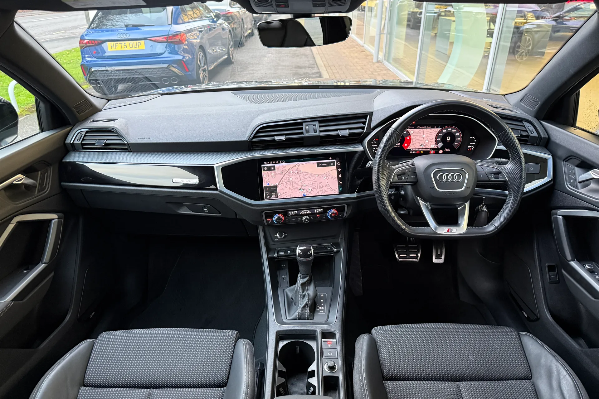 Audi Q3 thumbnail image number 3