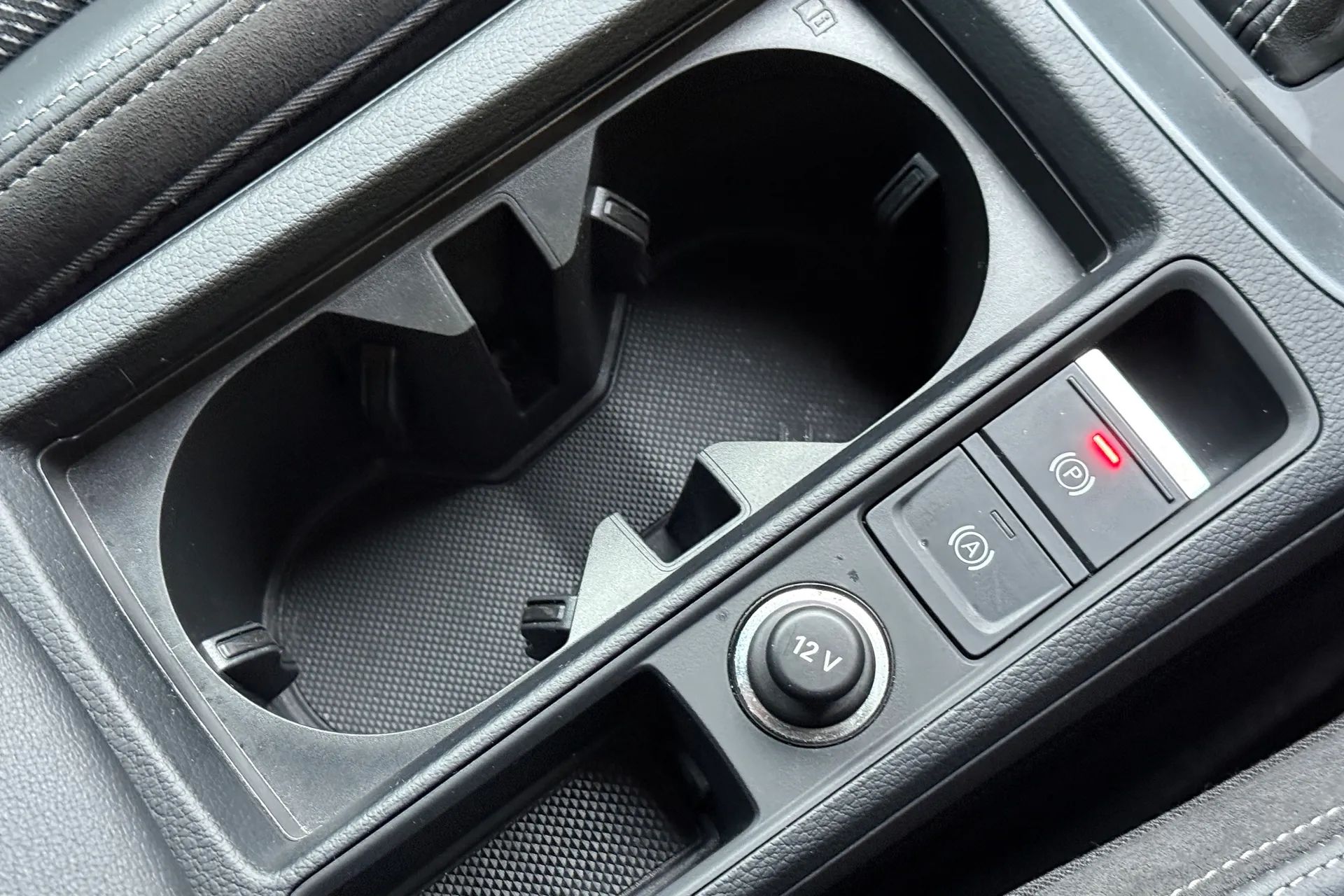 Audi Q3 thumbnail image number 29