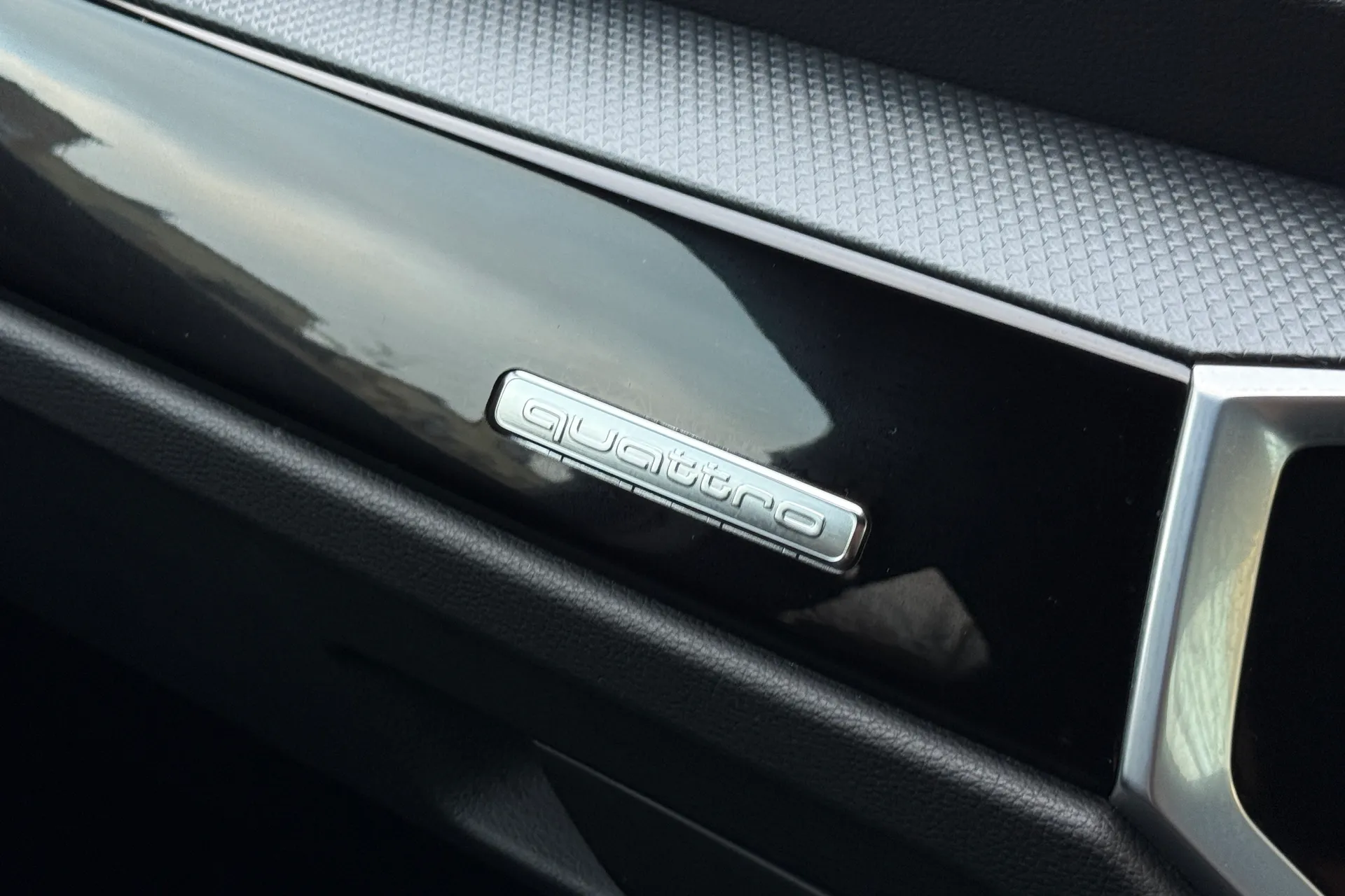 Audi Q3 thumbnail image number 31