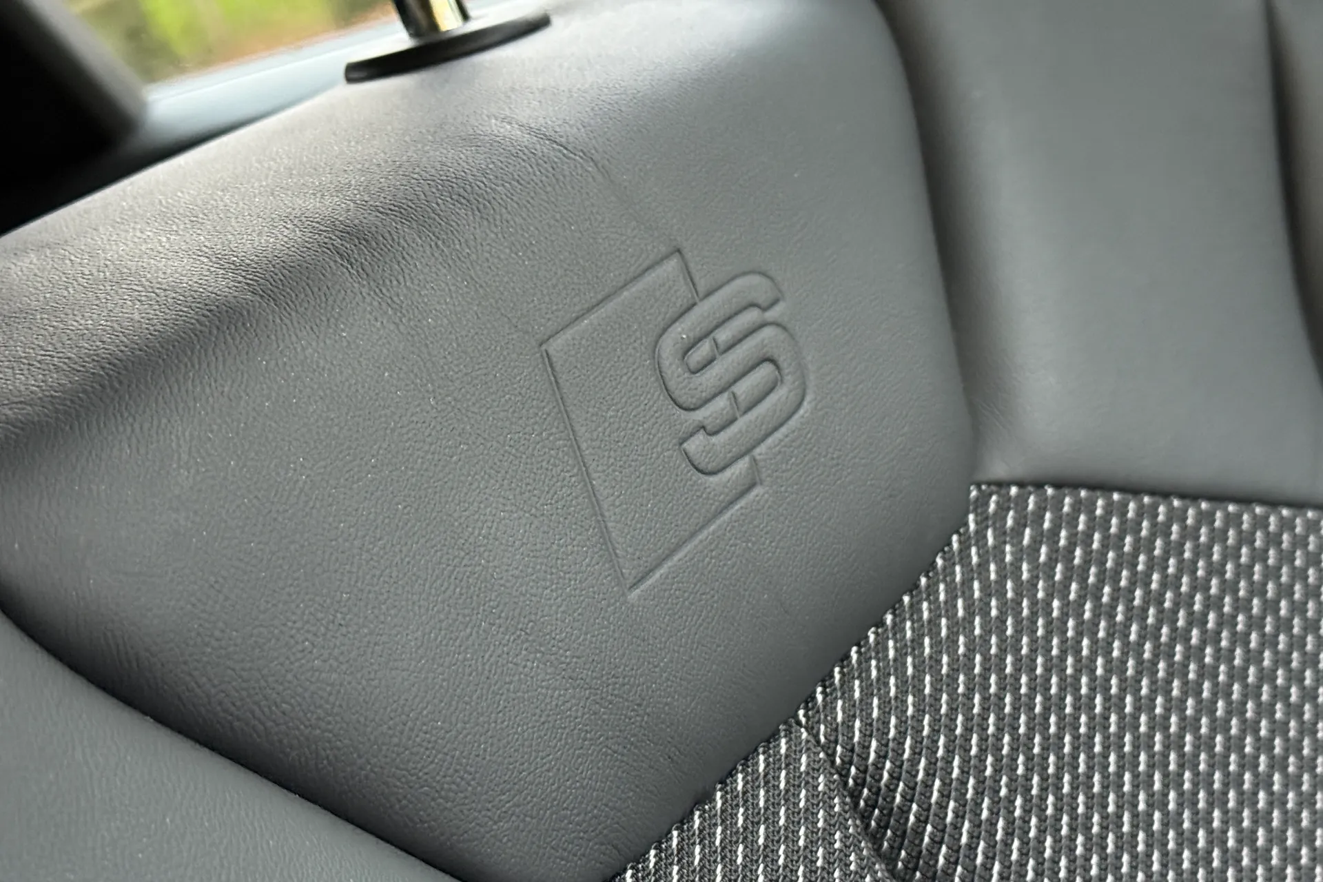 Audi Q3 thumbnail image number 33