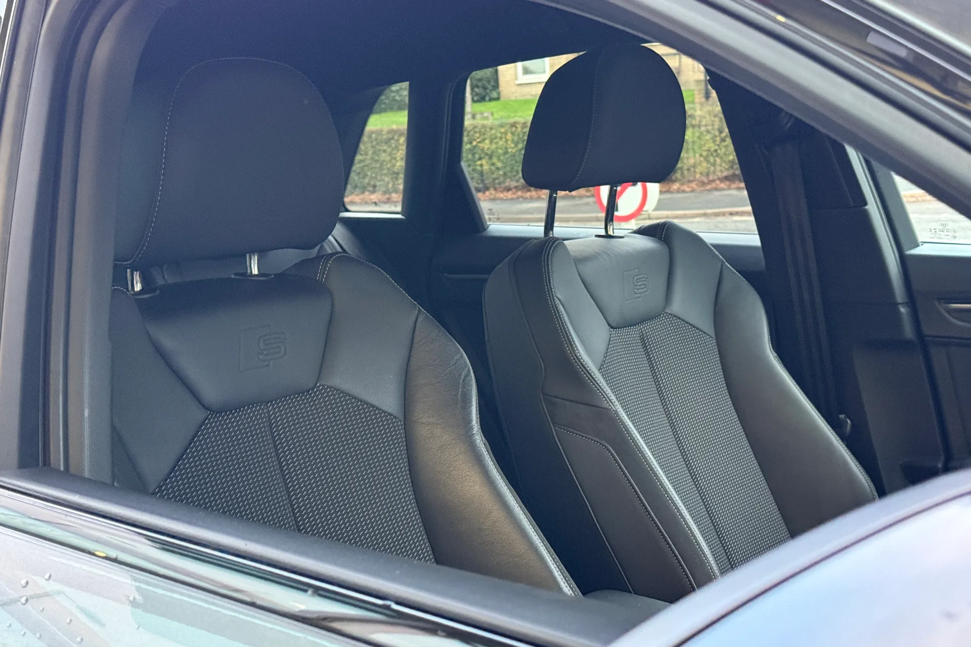 Audi Q3 thumbnail image number 38