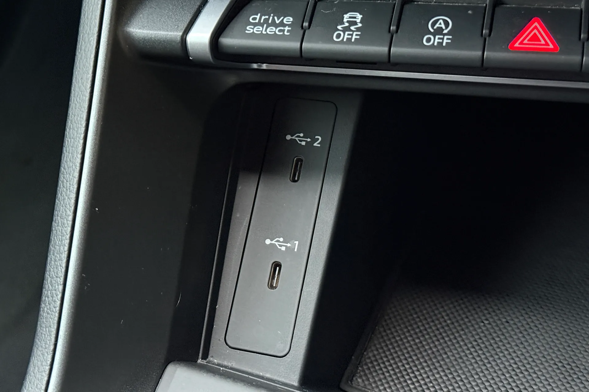 Audi Q3 thumbnail image number 26