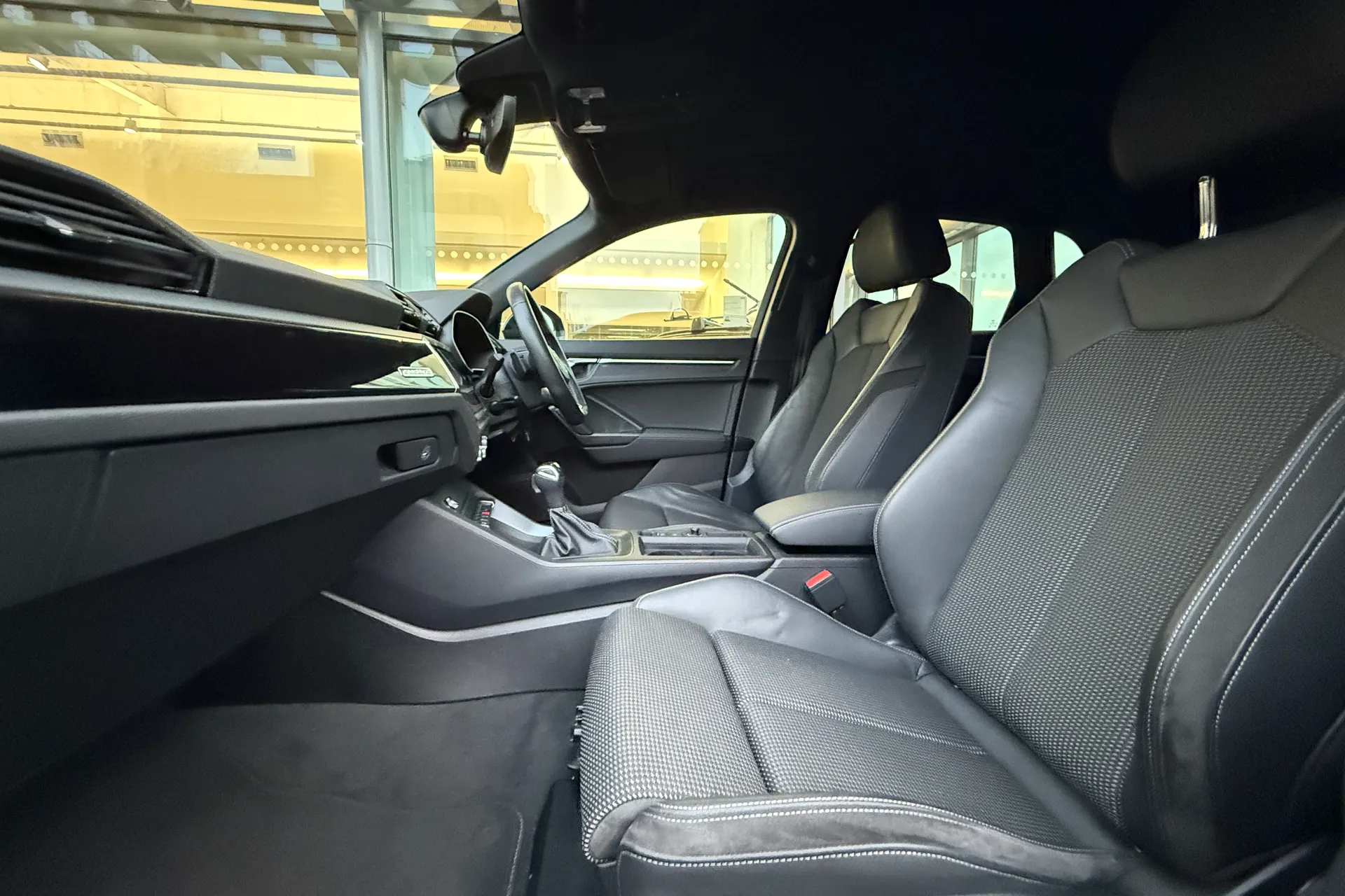 Audi Q3 thumbnail image number 58