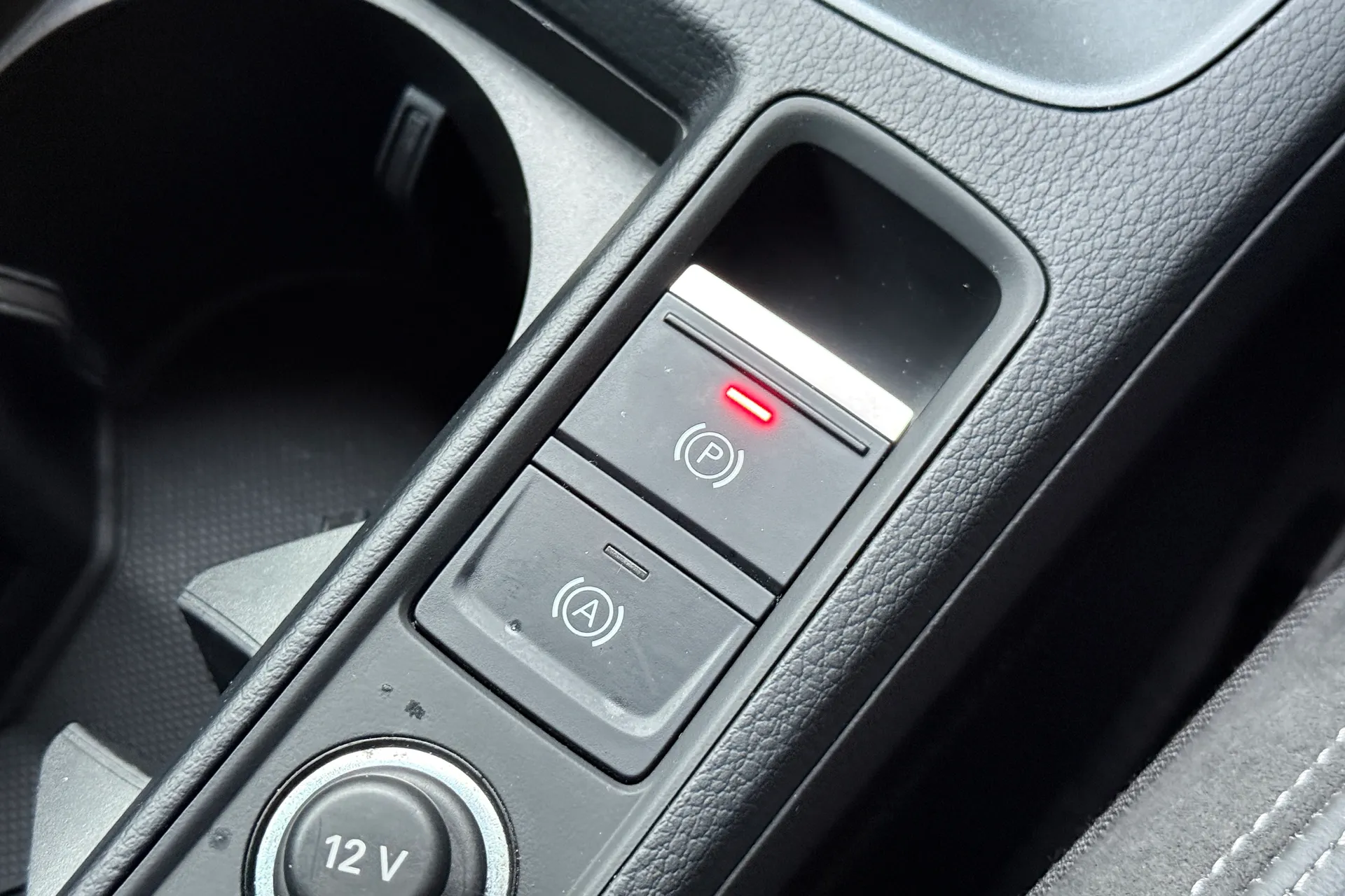 Audi Q3 thumbnail image number 28