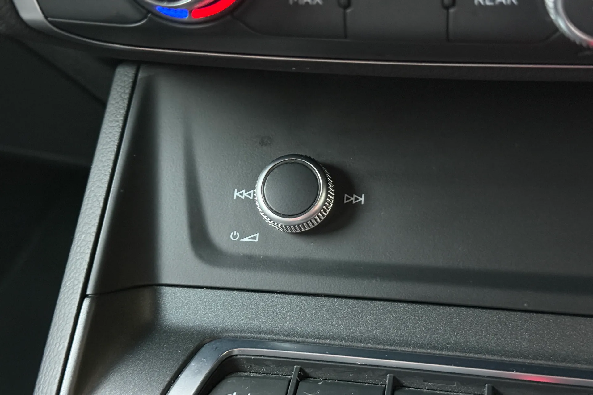 Audi Q3 thumbnail image number 24