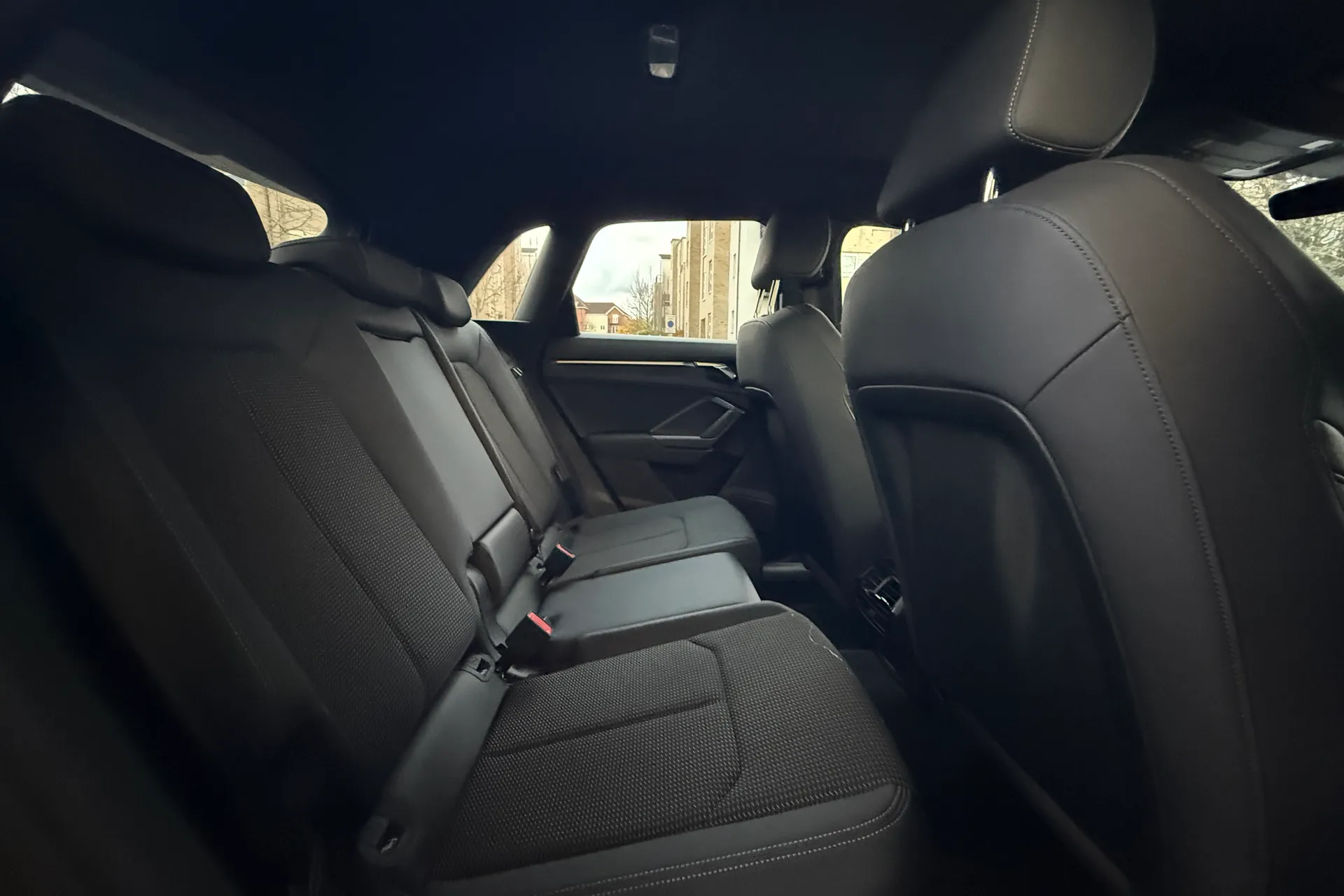 Audi Q3 thumbnail image number 42