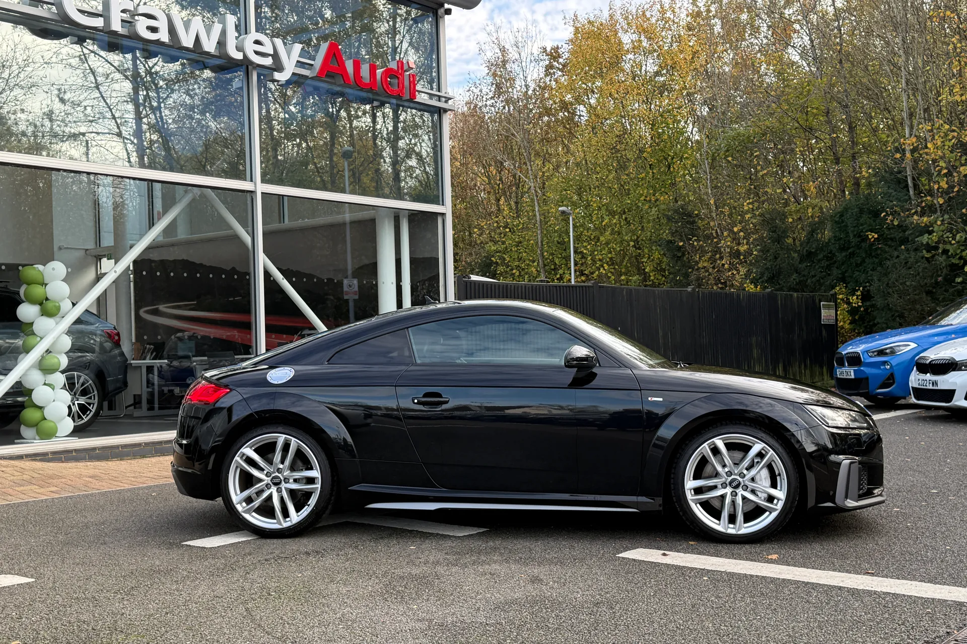 Audi TT thumbnail image number 2