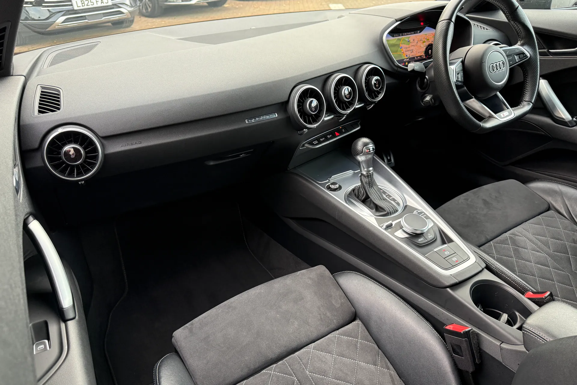 Audi TT thumbnail image number 56