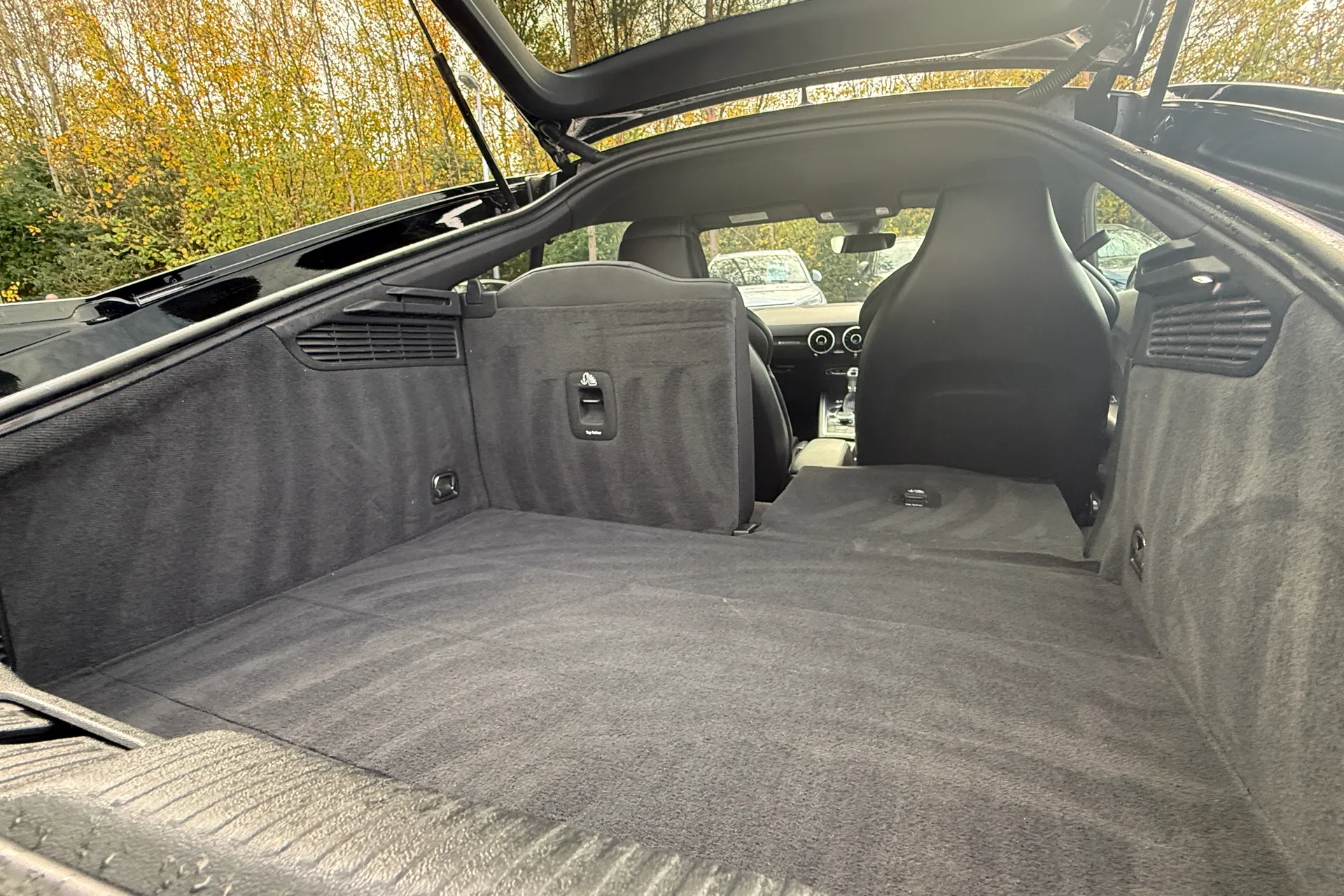 Audi TT thumbnail image number 26