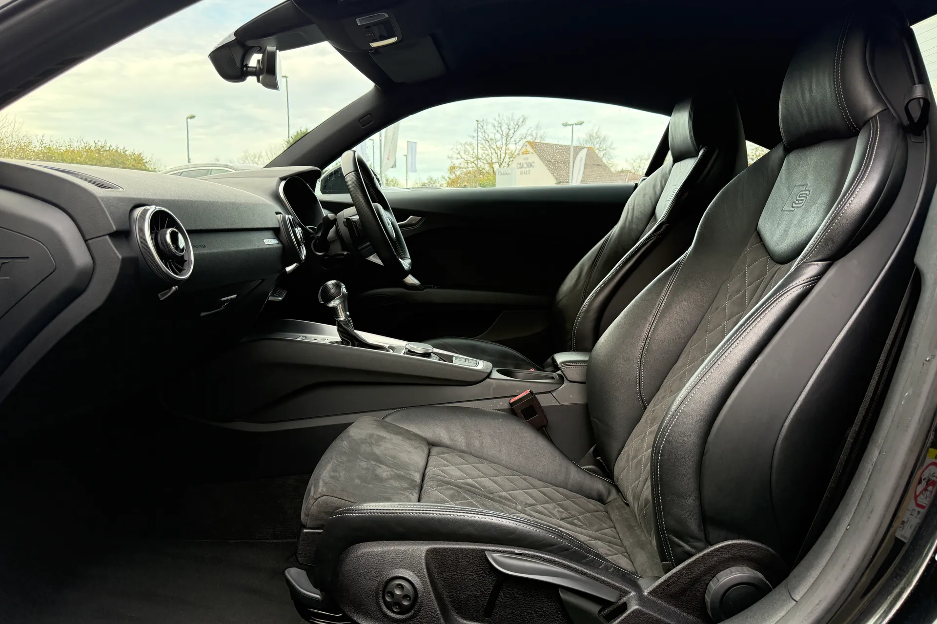 Audi TT thumbnail image number 58