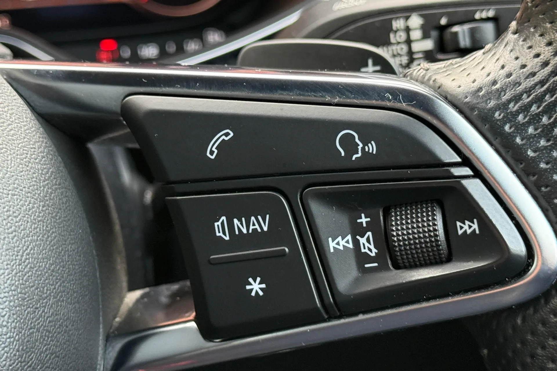 Audi TT thumbnail image number 46