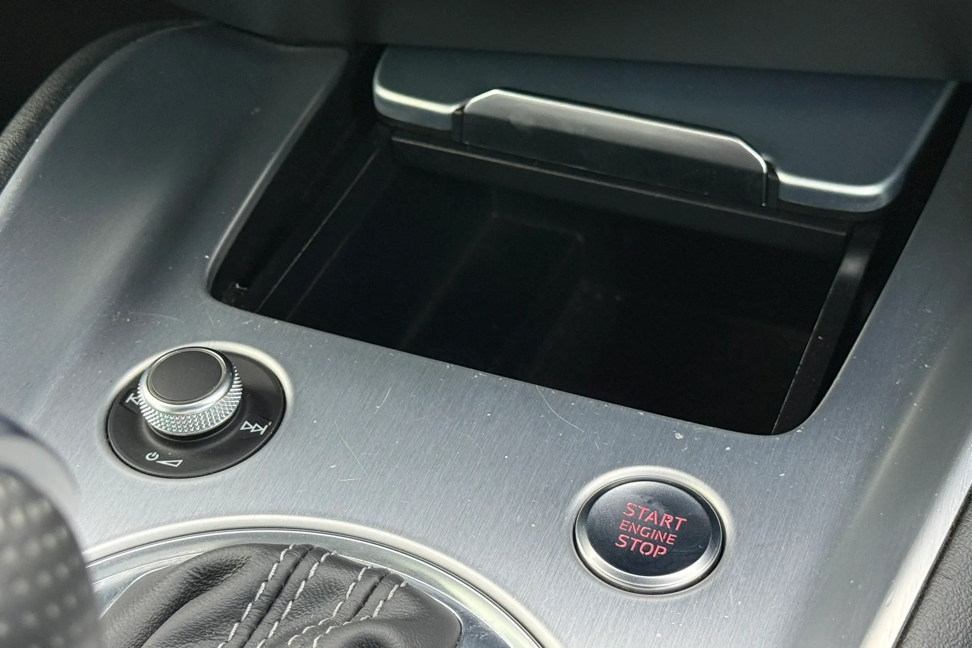 Audi TT thumbnail image number 53