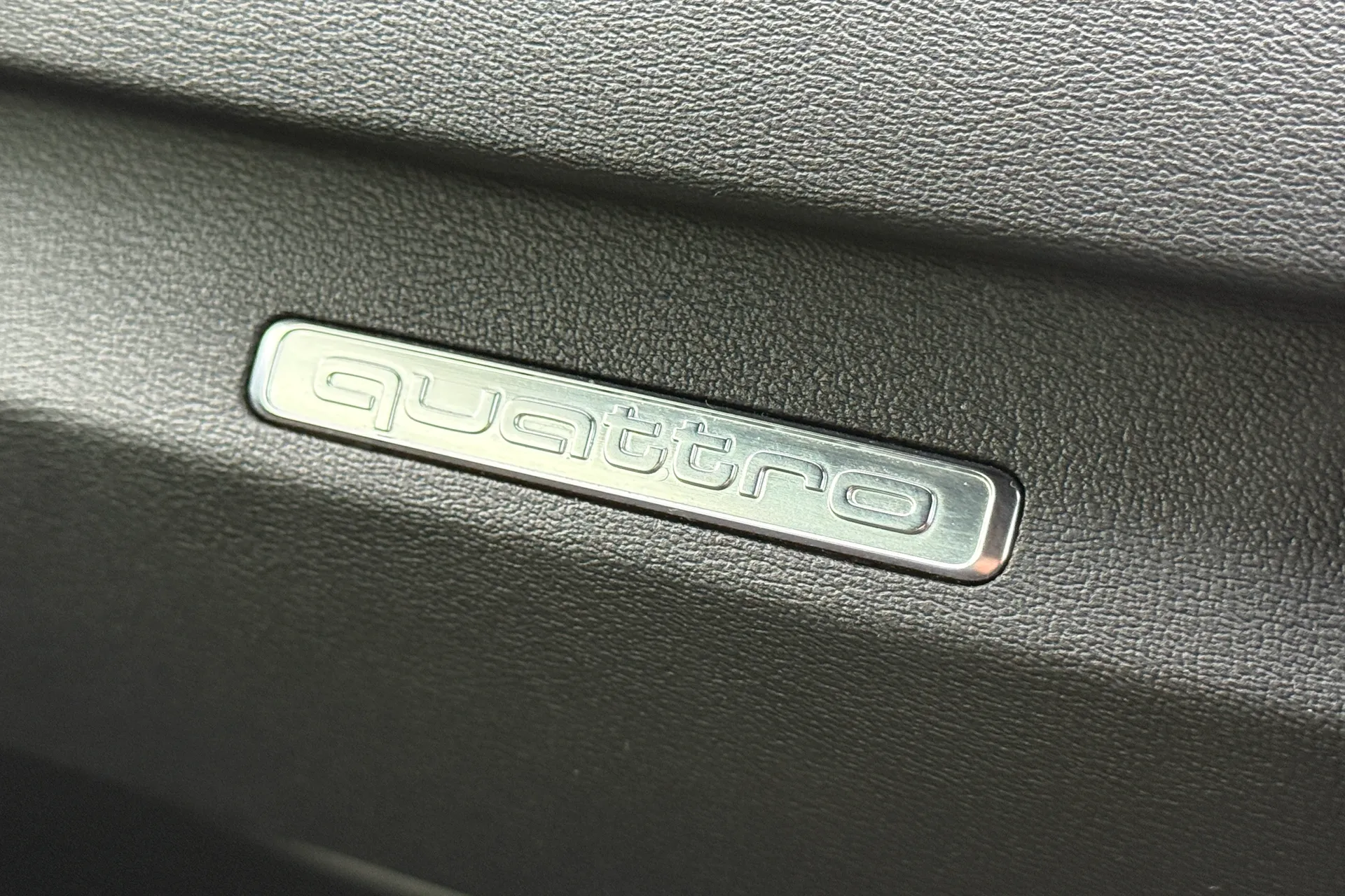 Audi TT thumbnail image number 44