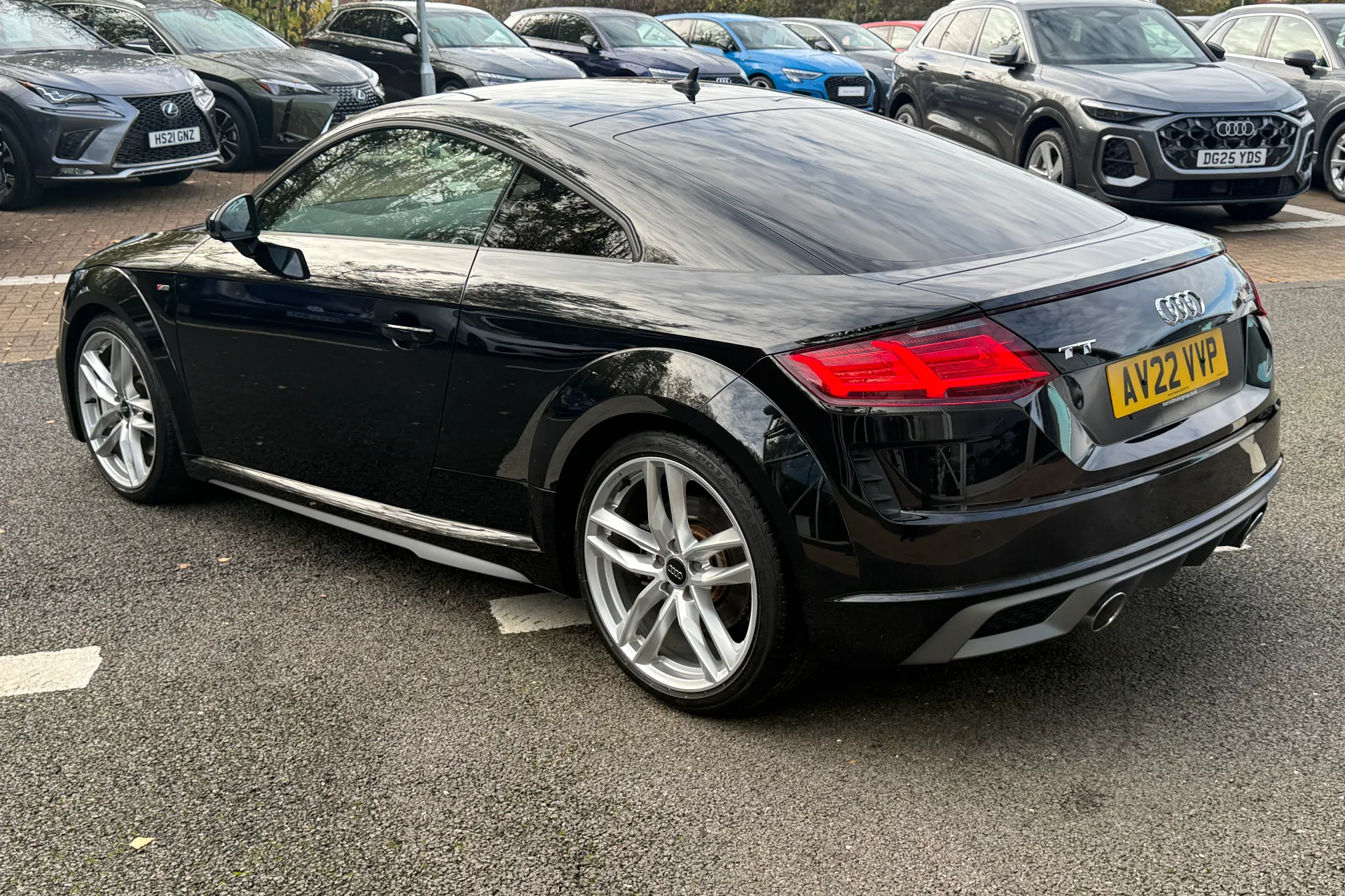 Audi TT thumbnail image number 17