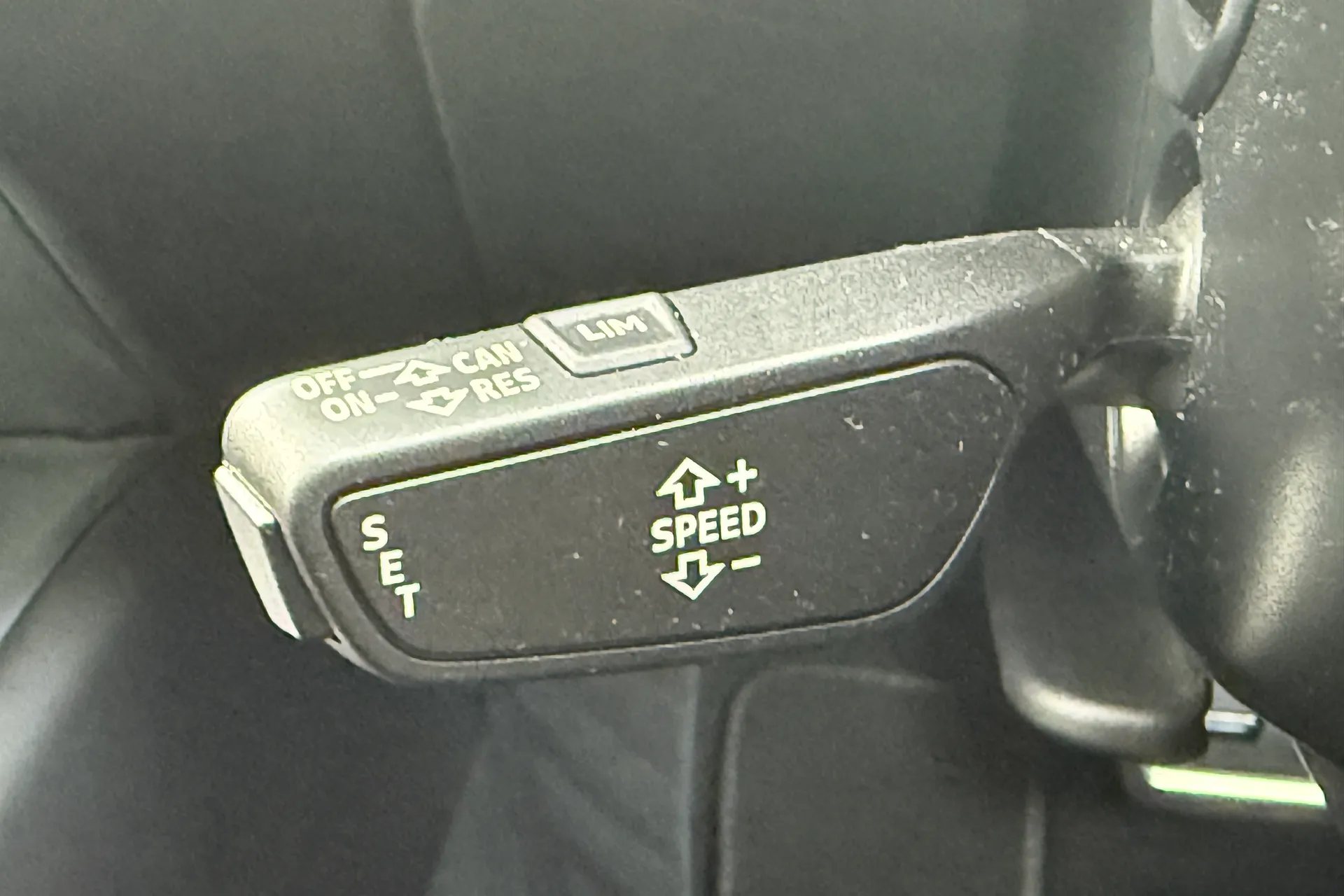 Audi TT thumbnail image number 49