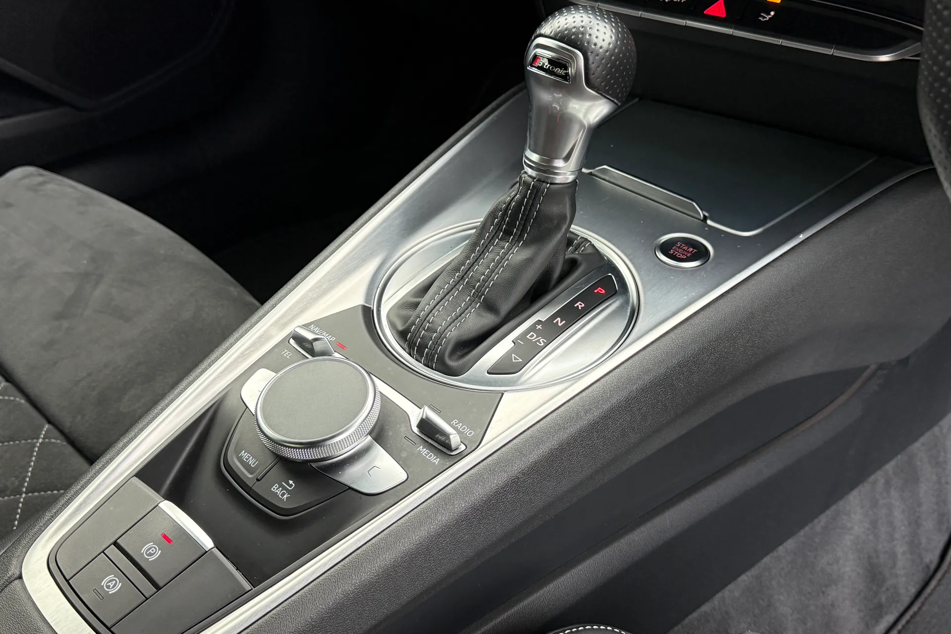 Audi TT thumbnail image number 54