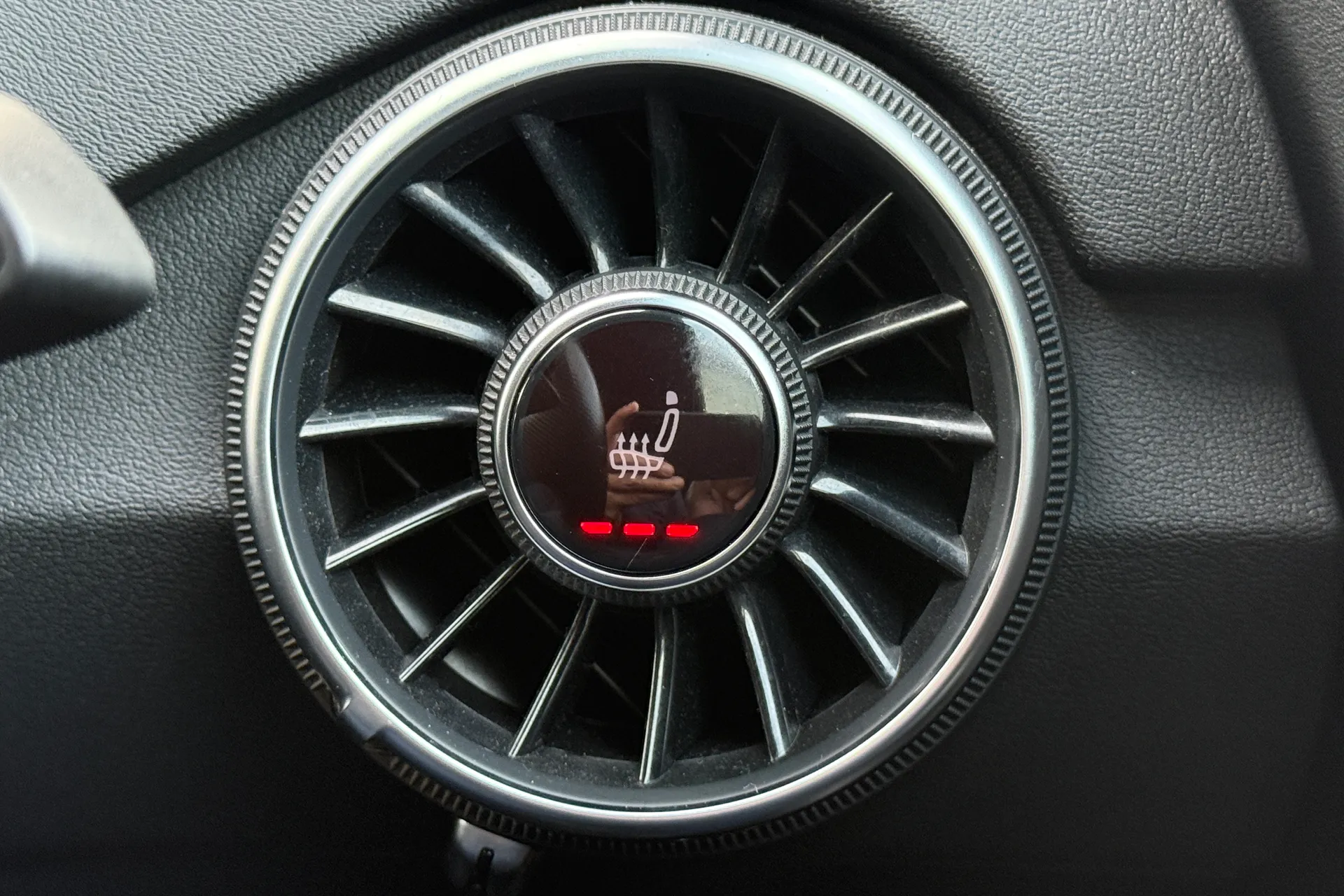 Audi TT thumbnail image number 51