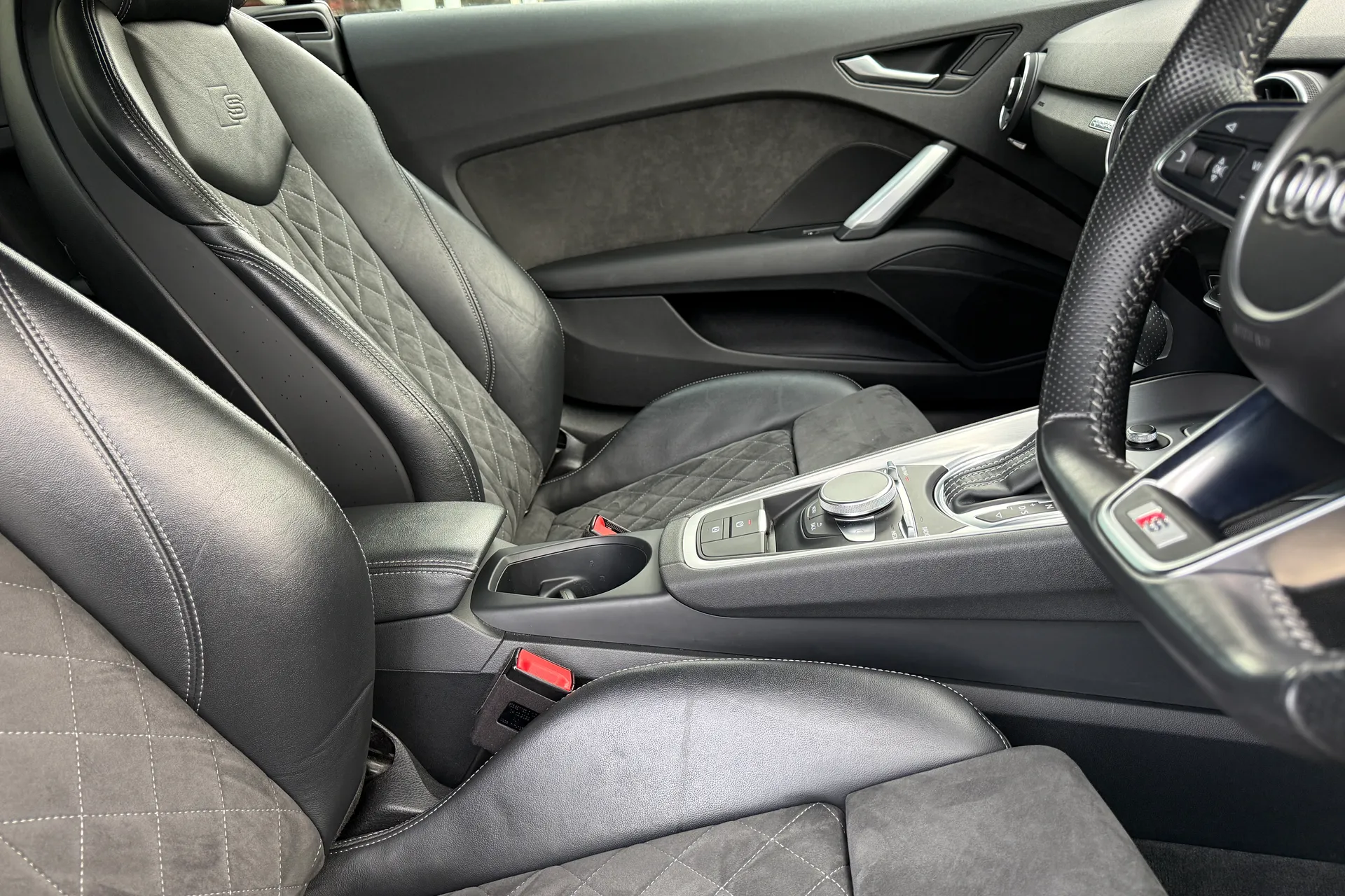 Audi TT thumbnail image number 55