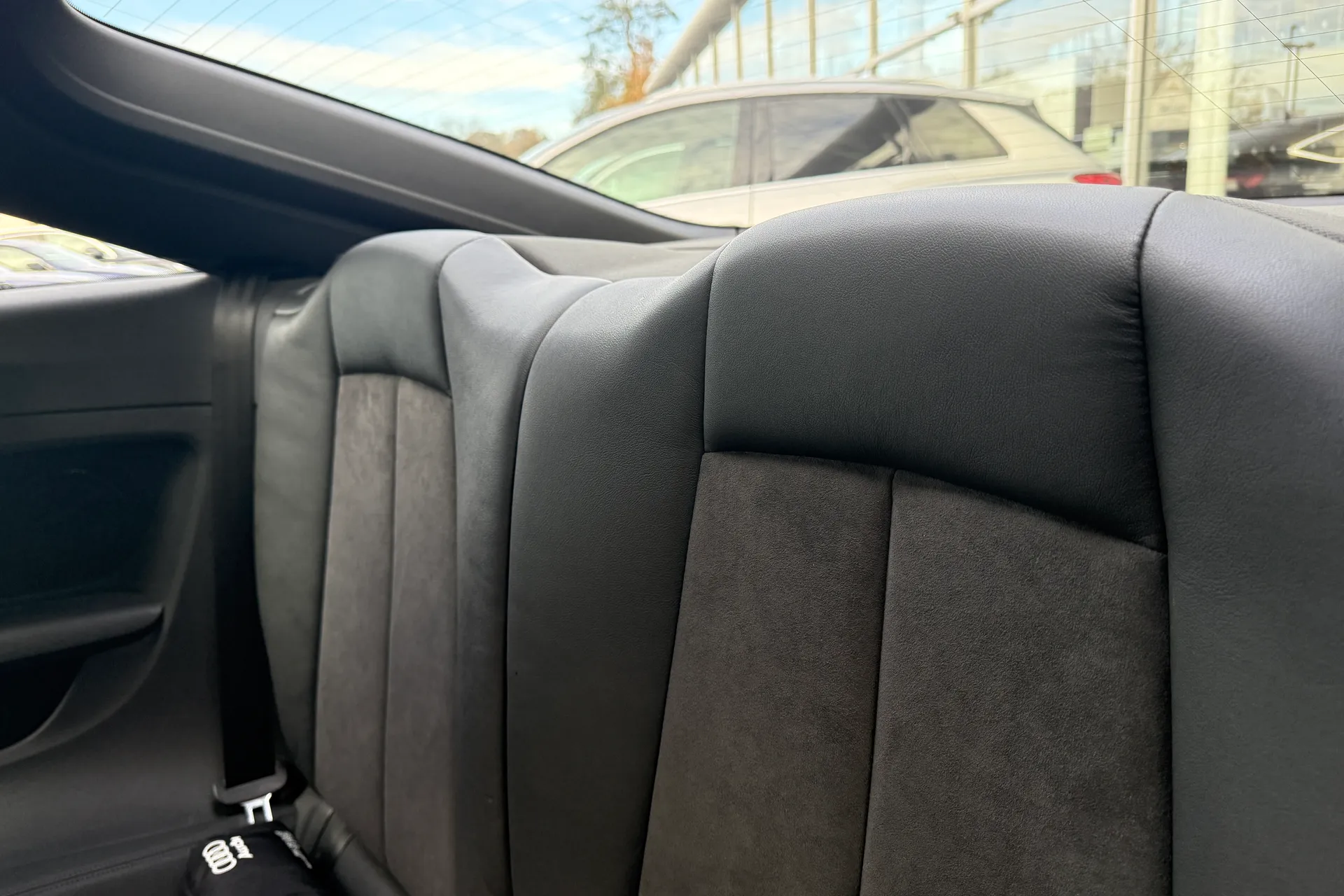 Audi TT thumbnail image number 24