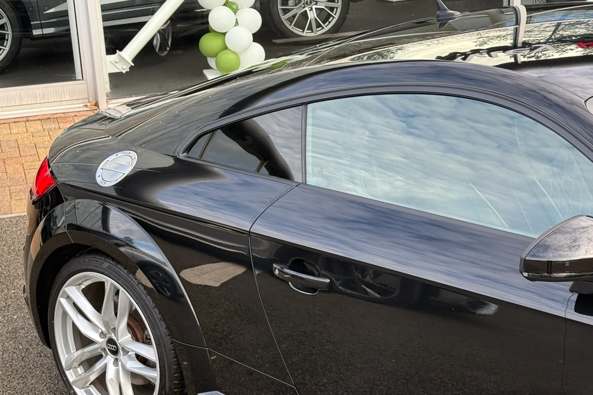 Audi TT thumbnail image number 22