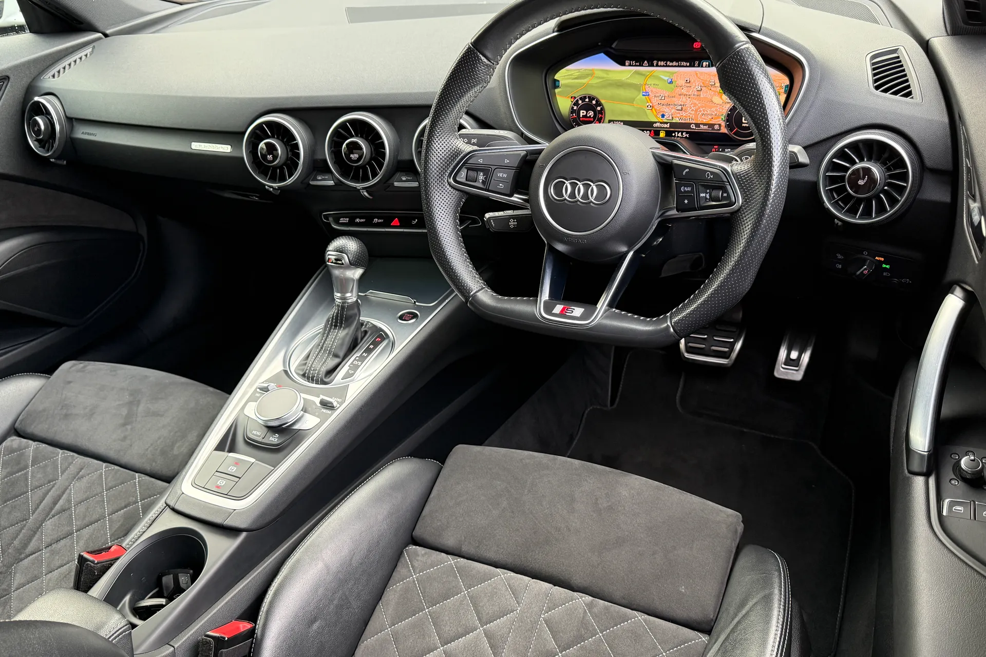 Audi TT thumbnail image number 40