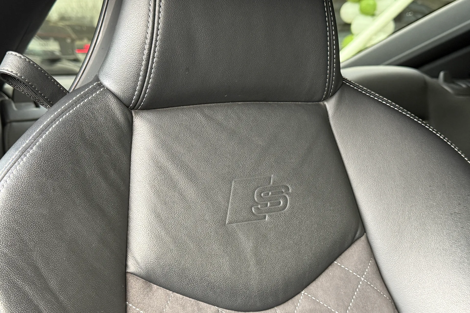 Audi TT thumbnail image number 35