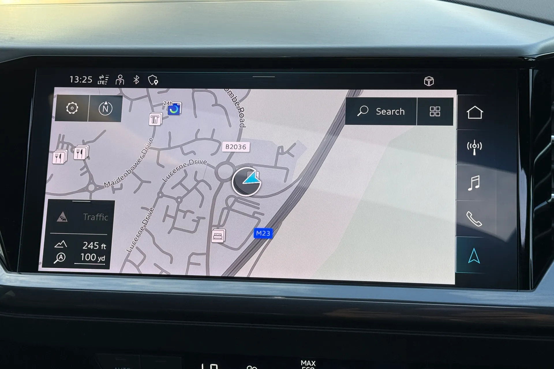 Audi Q4 thumbnail image number 8