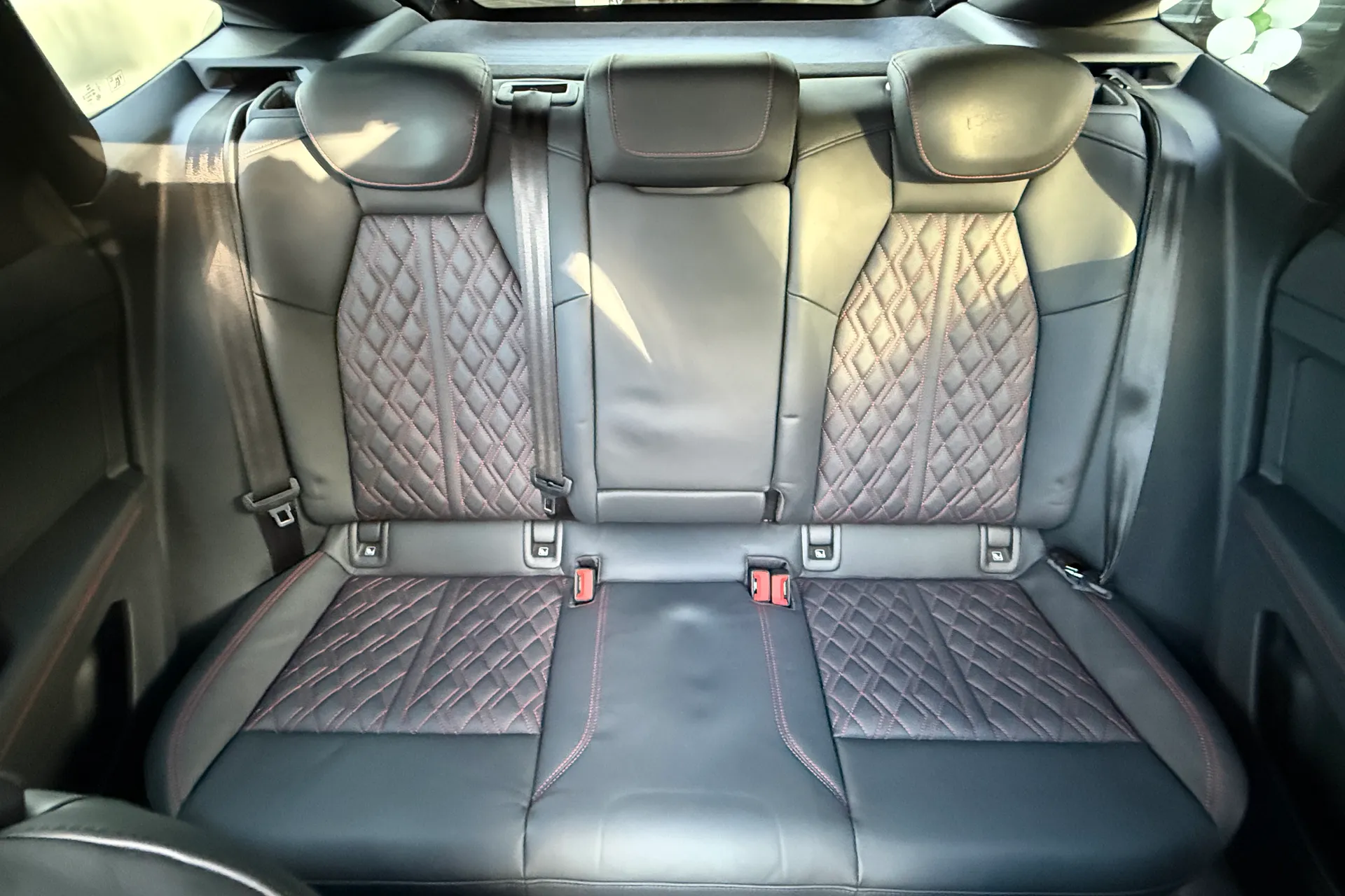 Audi Q4 thumbnail image number 25