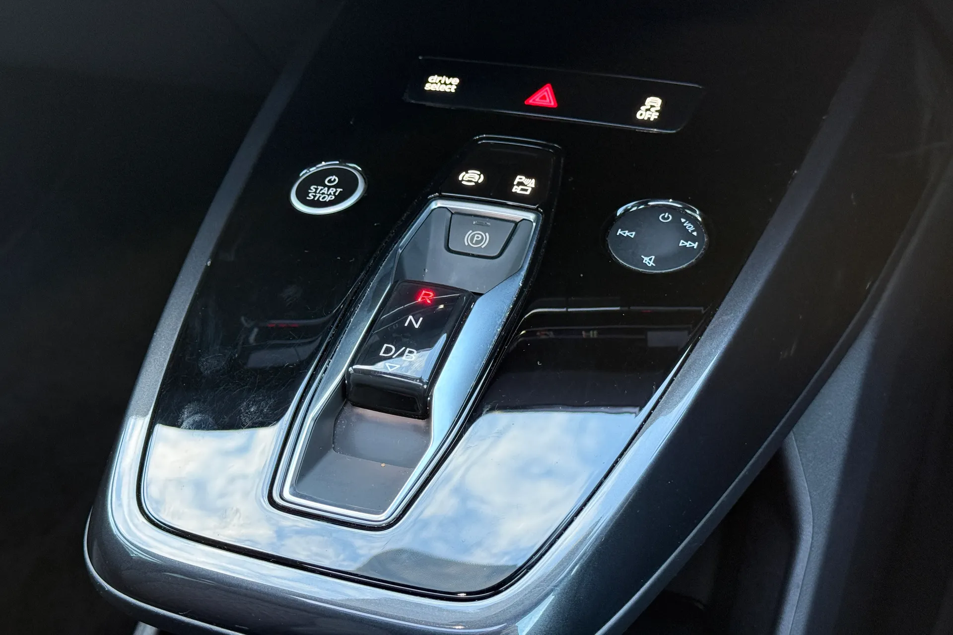 Audi Q4 thumbnail image number 48