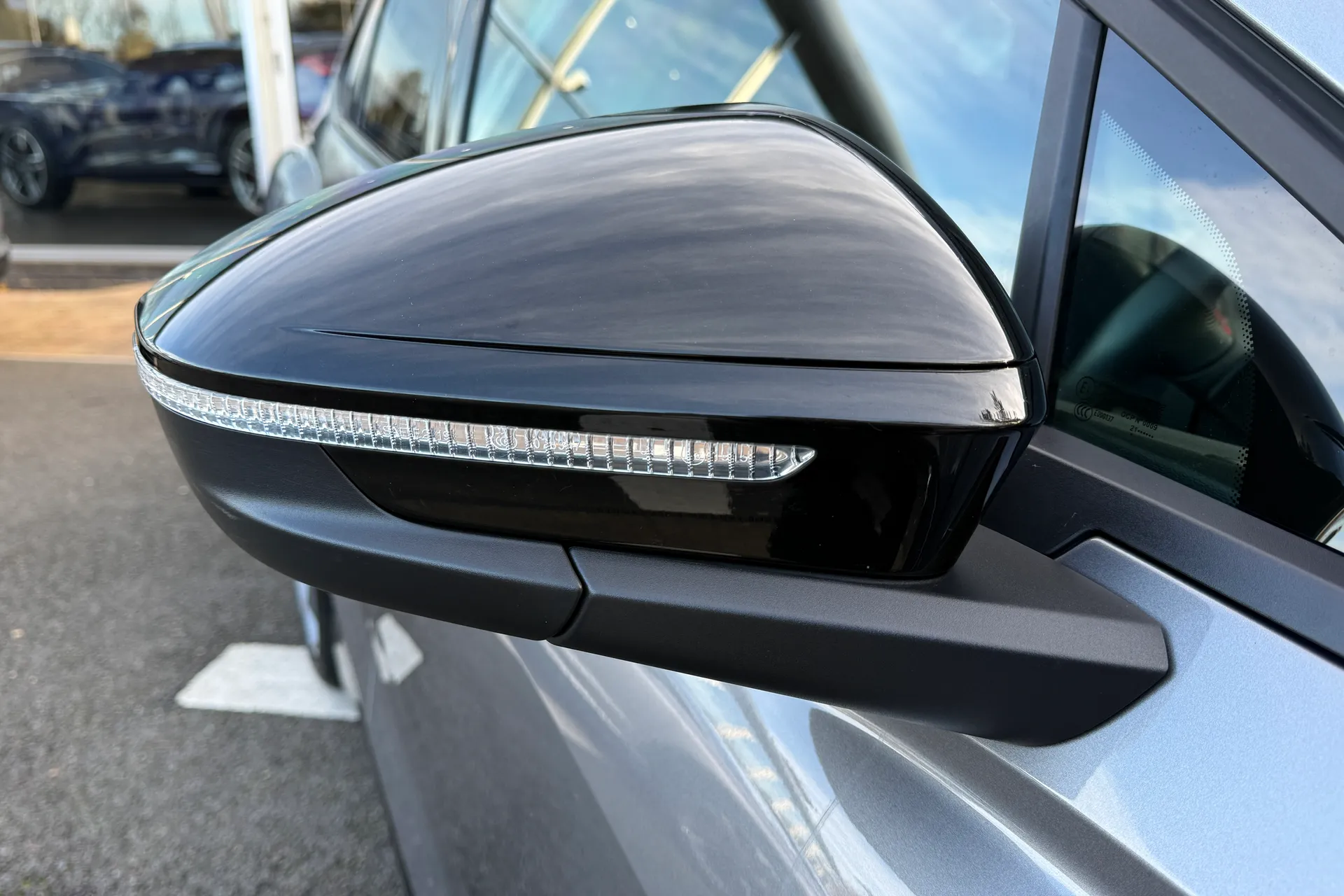 Audi Q4 thumbnail image number 37