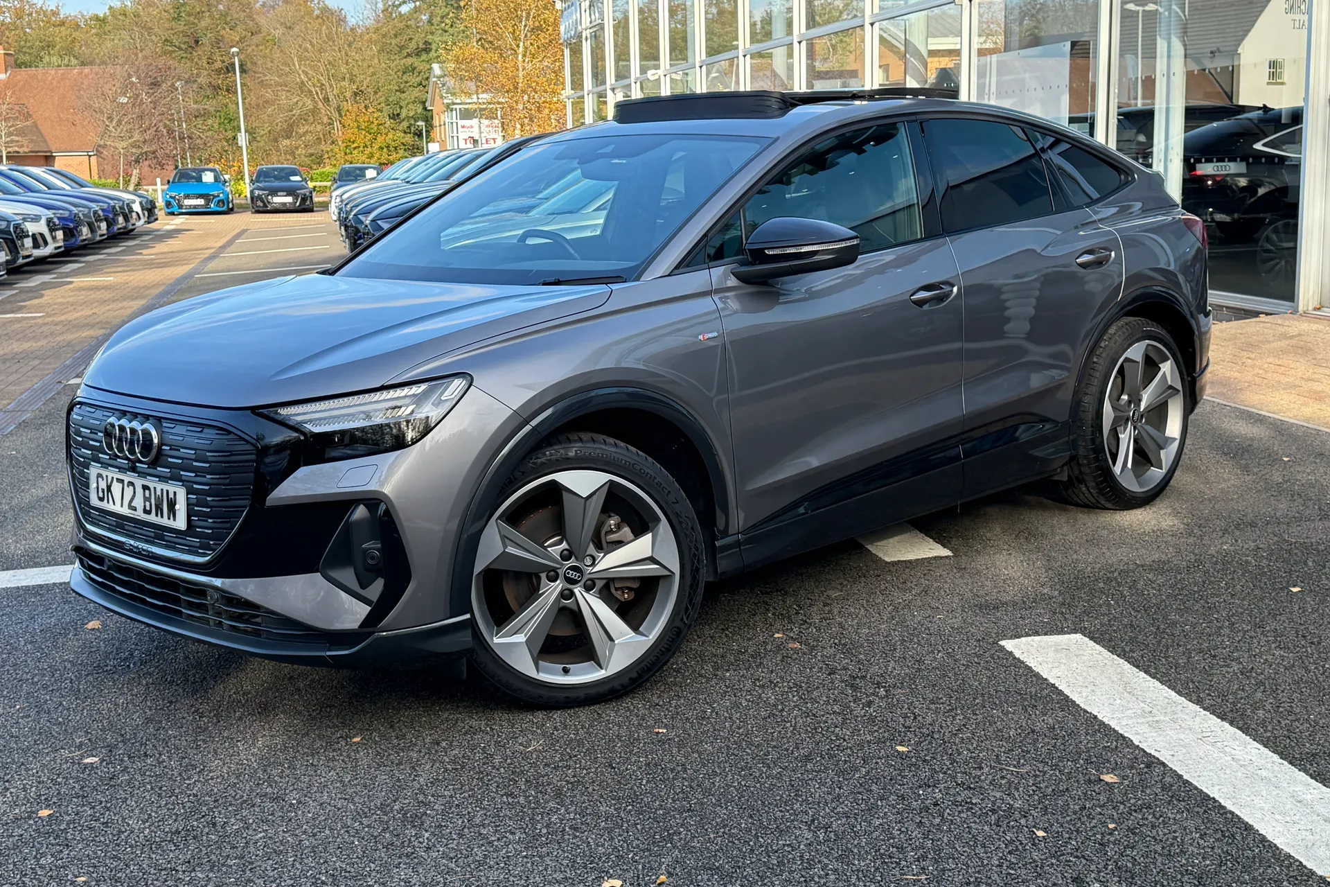 Audi Q4 thumbnail image number 16