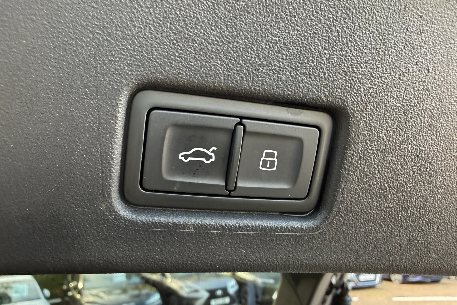 Audi Q4 thumbnail image number 34