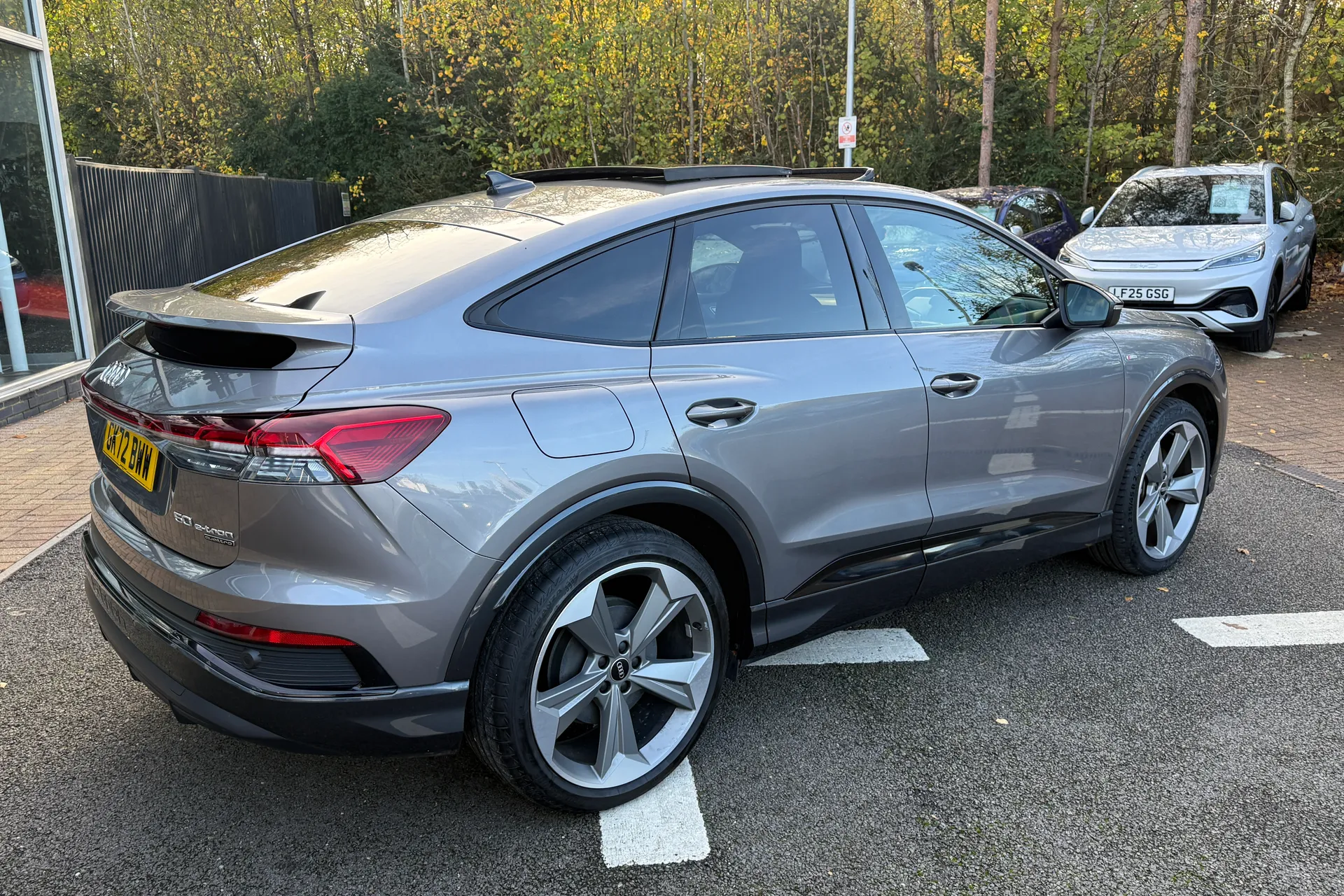 Audi Q4 thumbnail image number 9