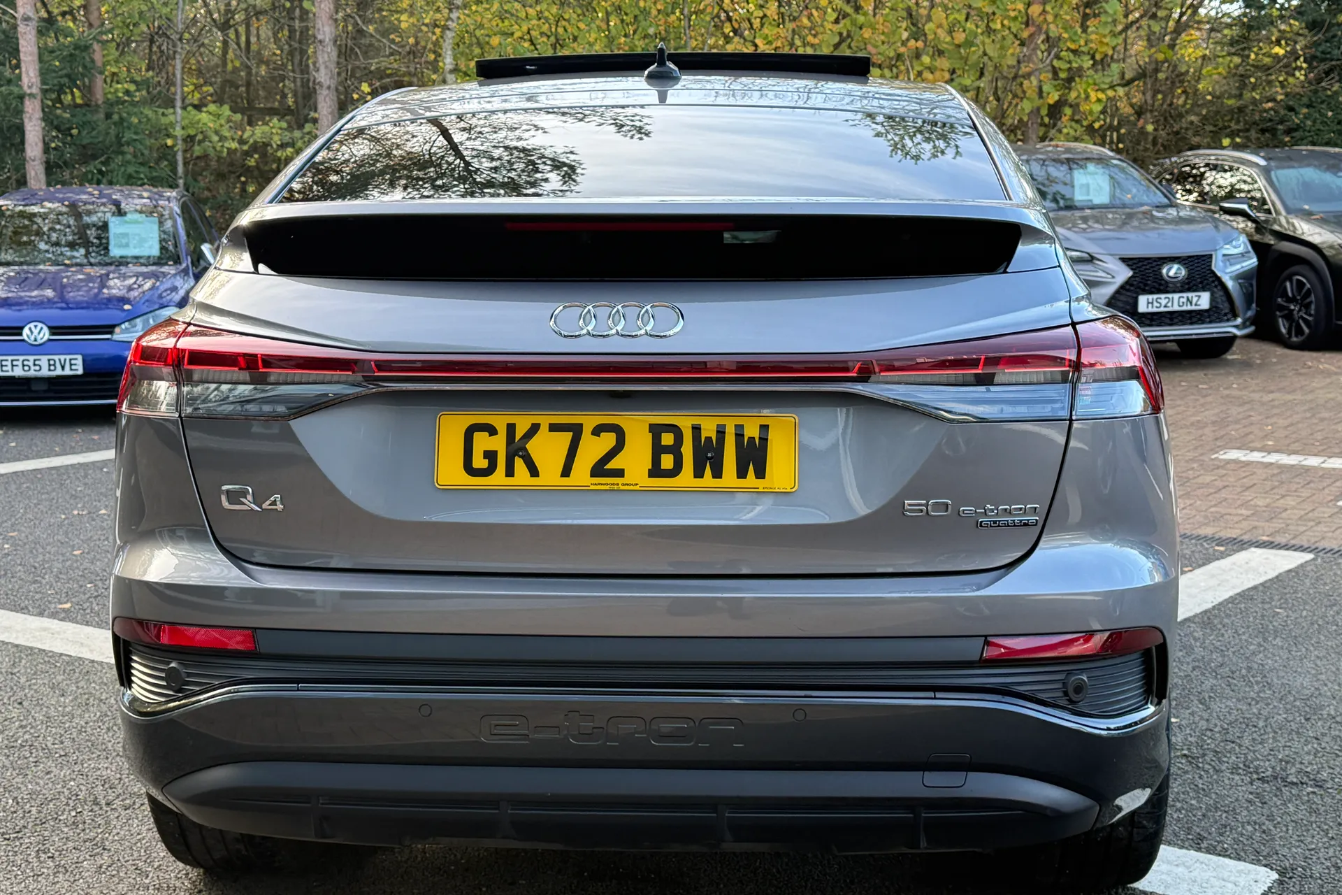 Audi Q4 thumbnail image number 10