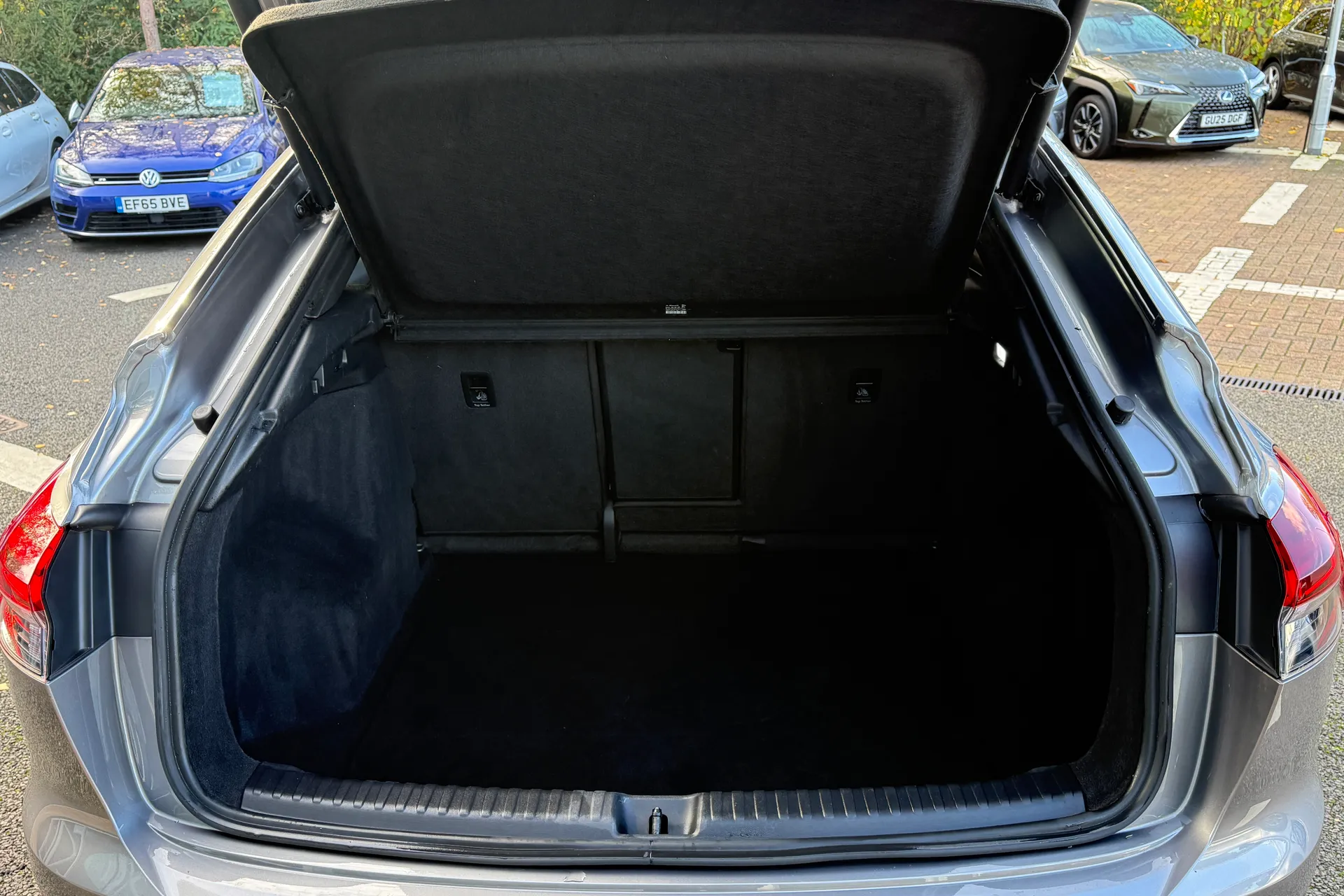 Audi Q4 thumbnail image number 33