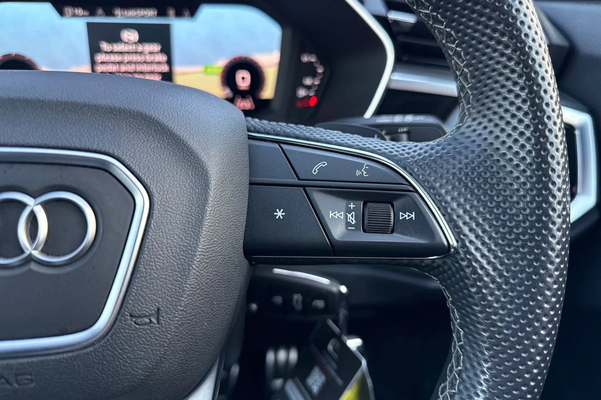 Audi Q3 thumbnail image number 42