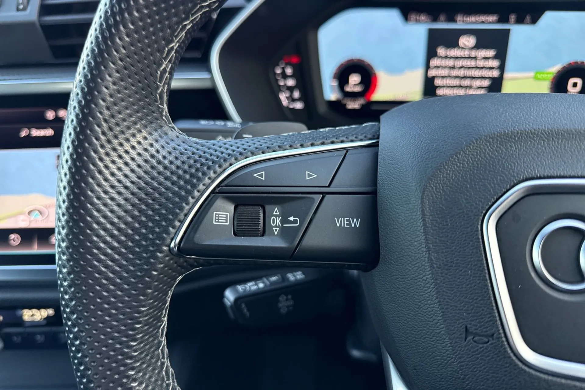 Audi Q3 thumbnail image number 41