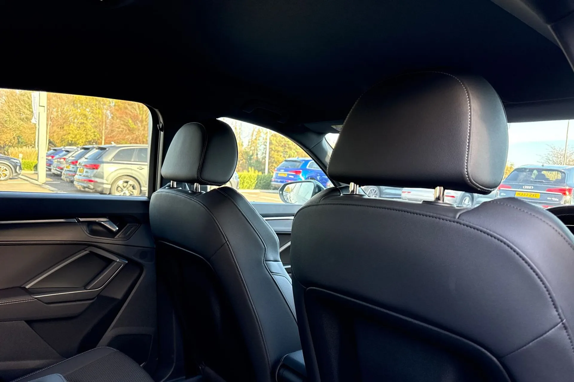 Audi Q3 thumbnail image number 26