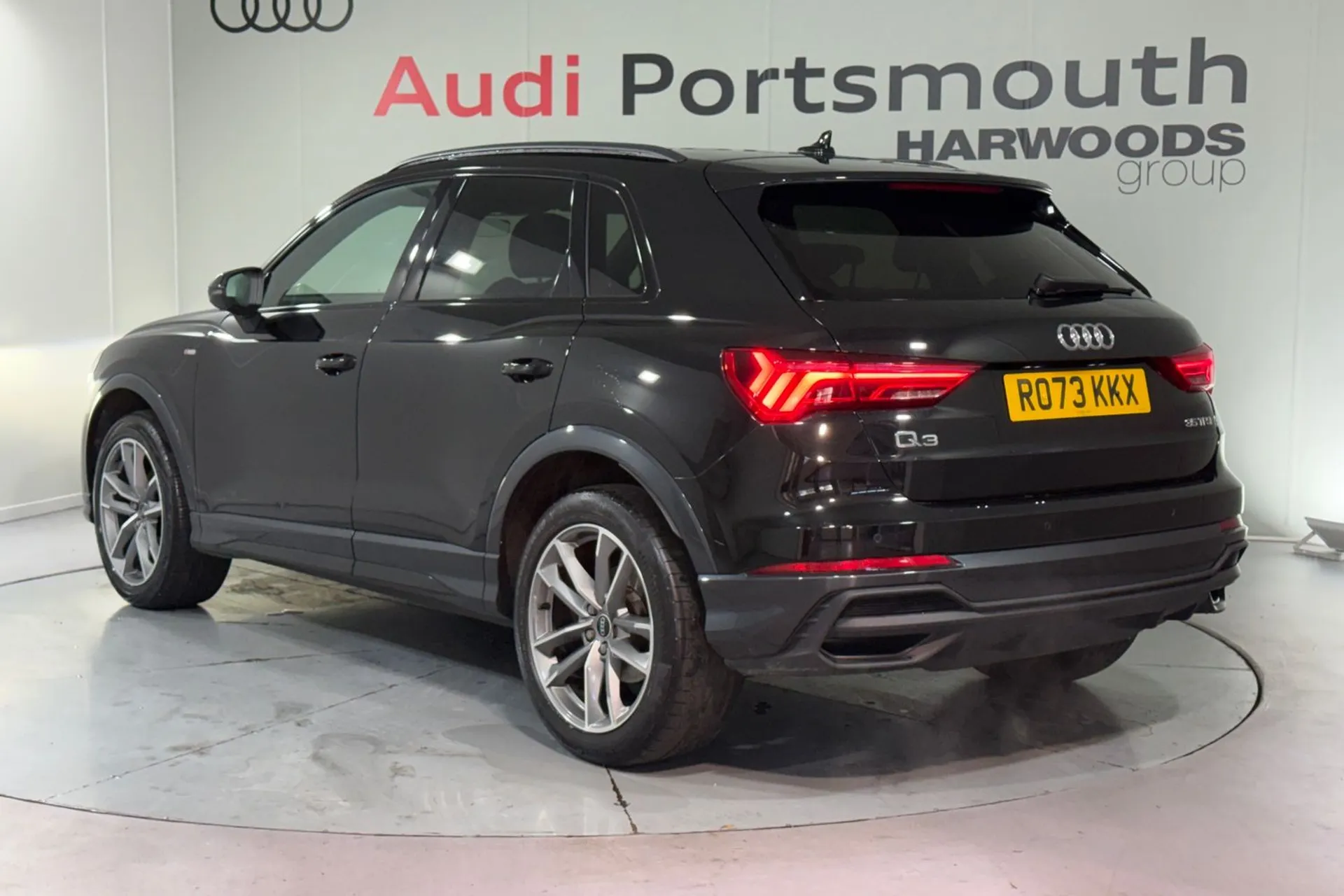 Audi Q3 thumbnail image number 9