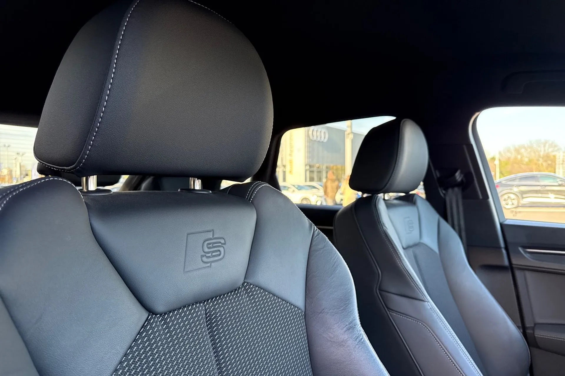 Audi Q3 thumbnail image number 29