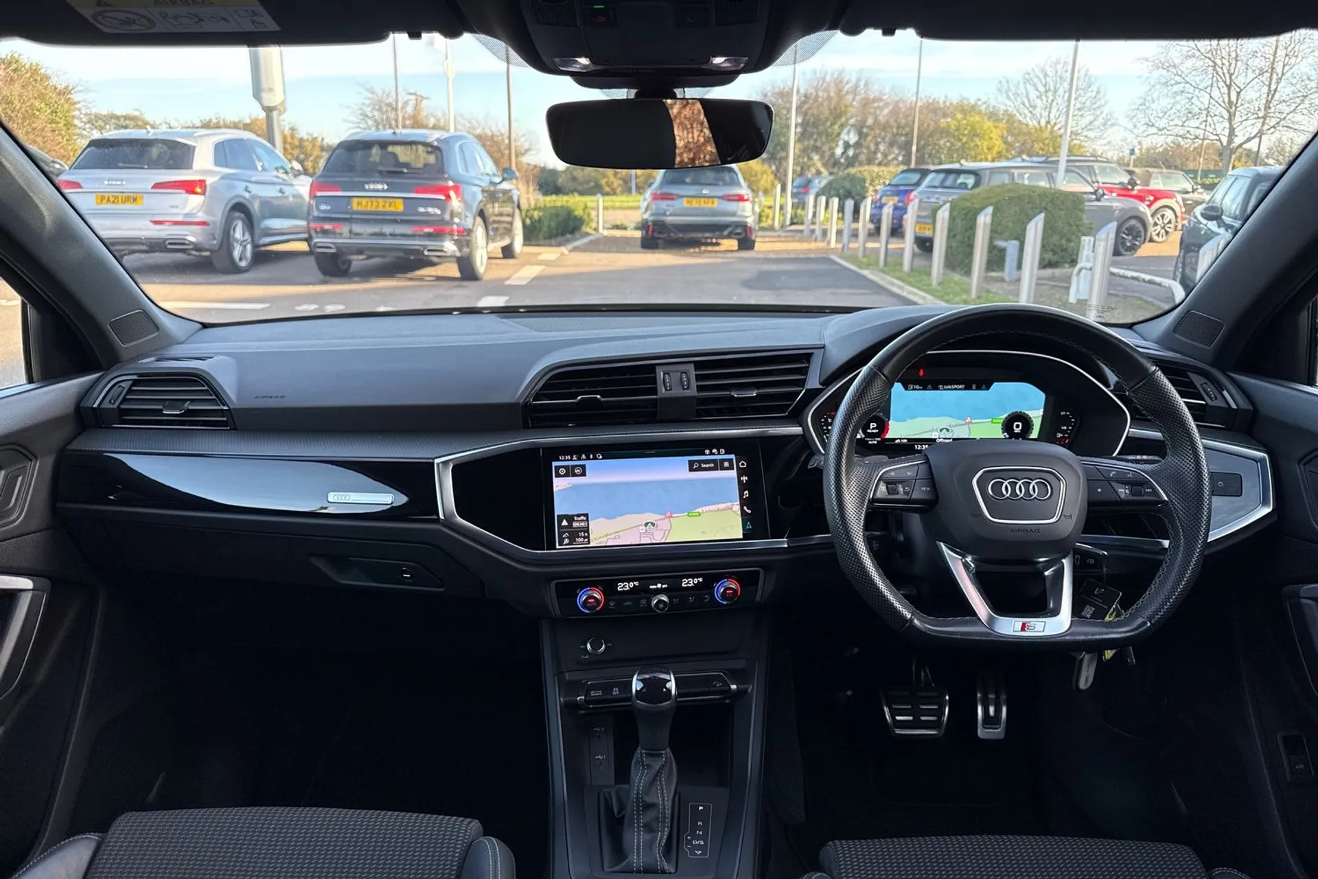 Audi Q3 thumbnail image number 3