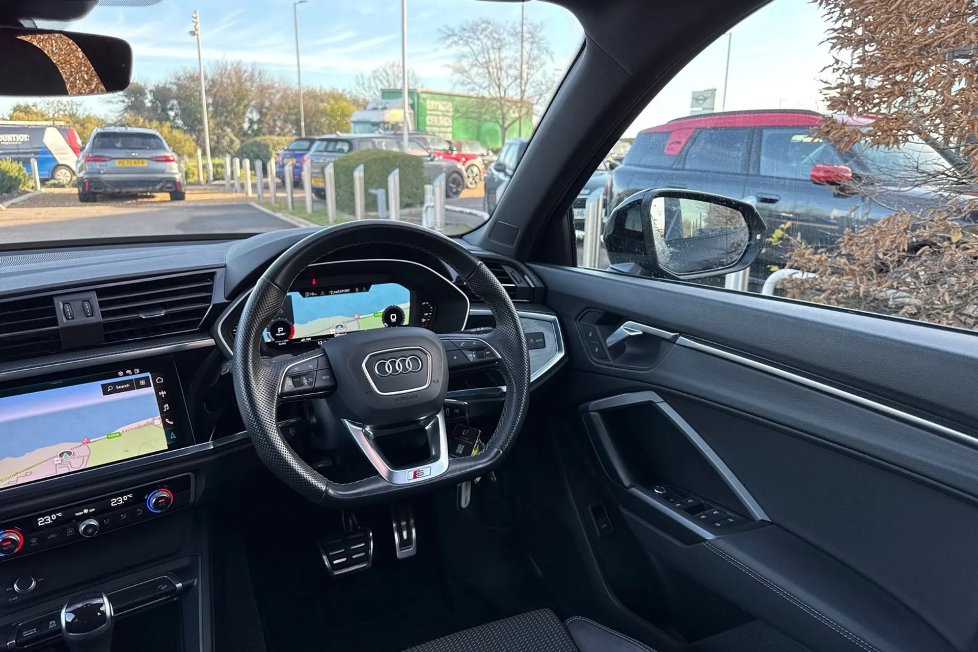 Audi Q3 thumbnail image number 39