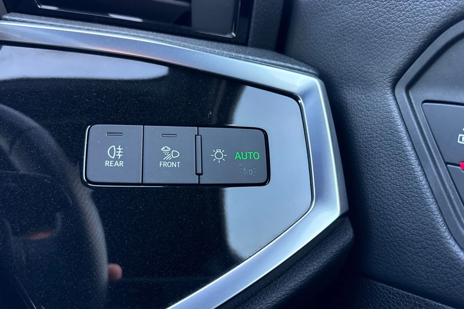 Audi Q3 thumbnail image number 49