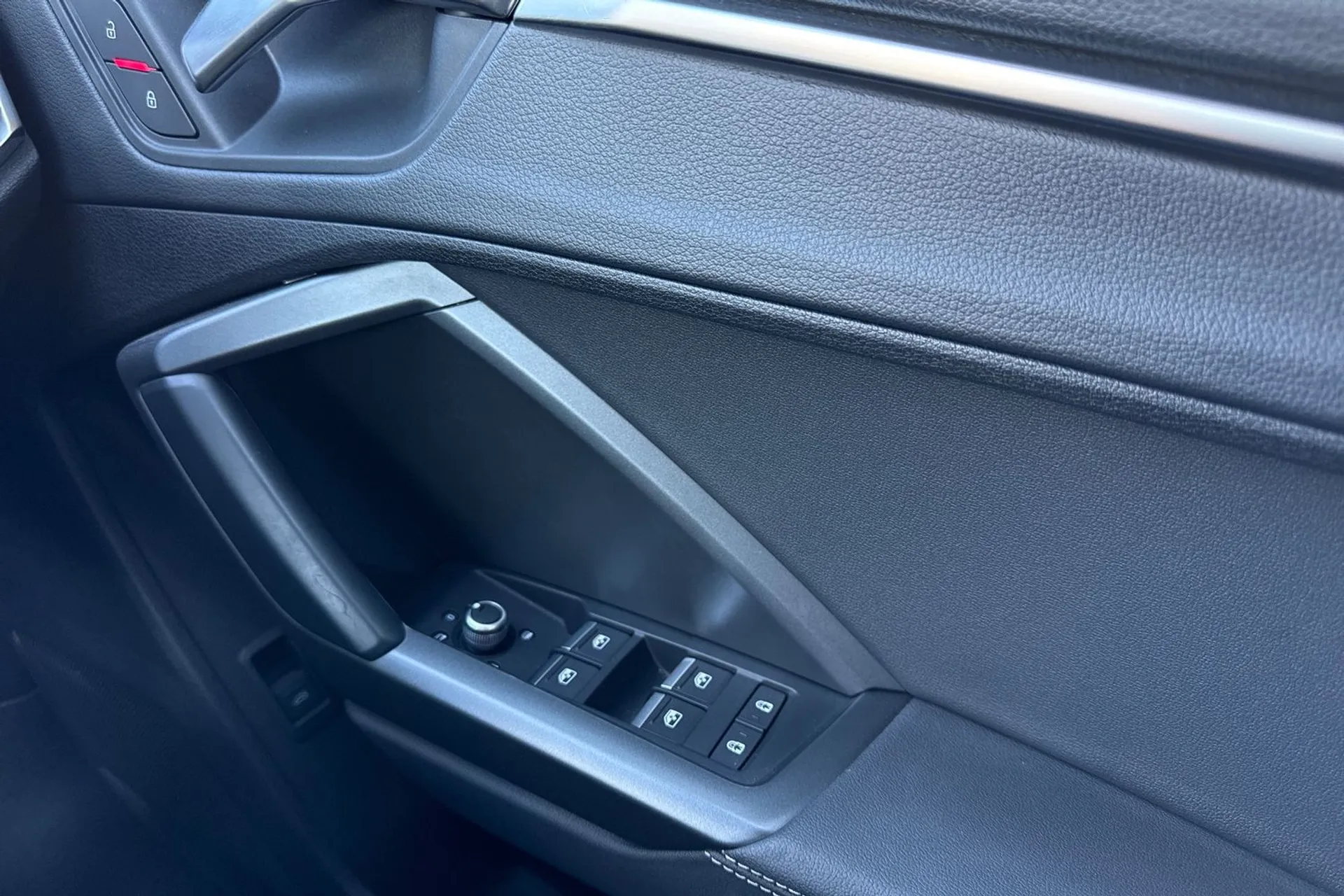 Audi Q3 thumbnail image number 43