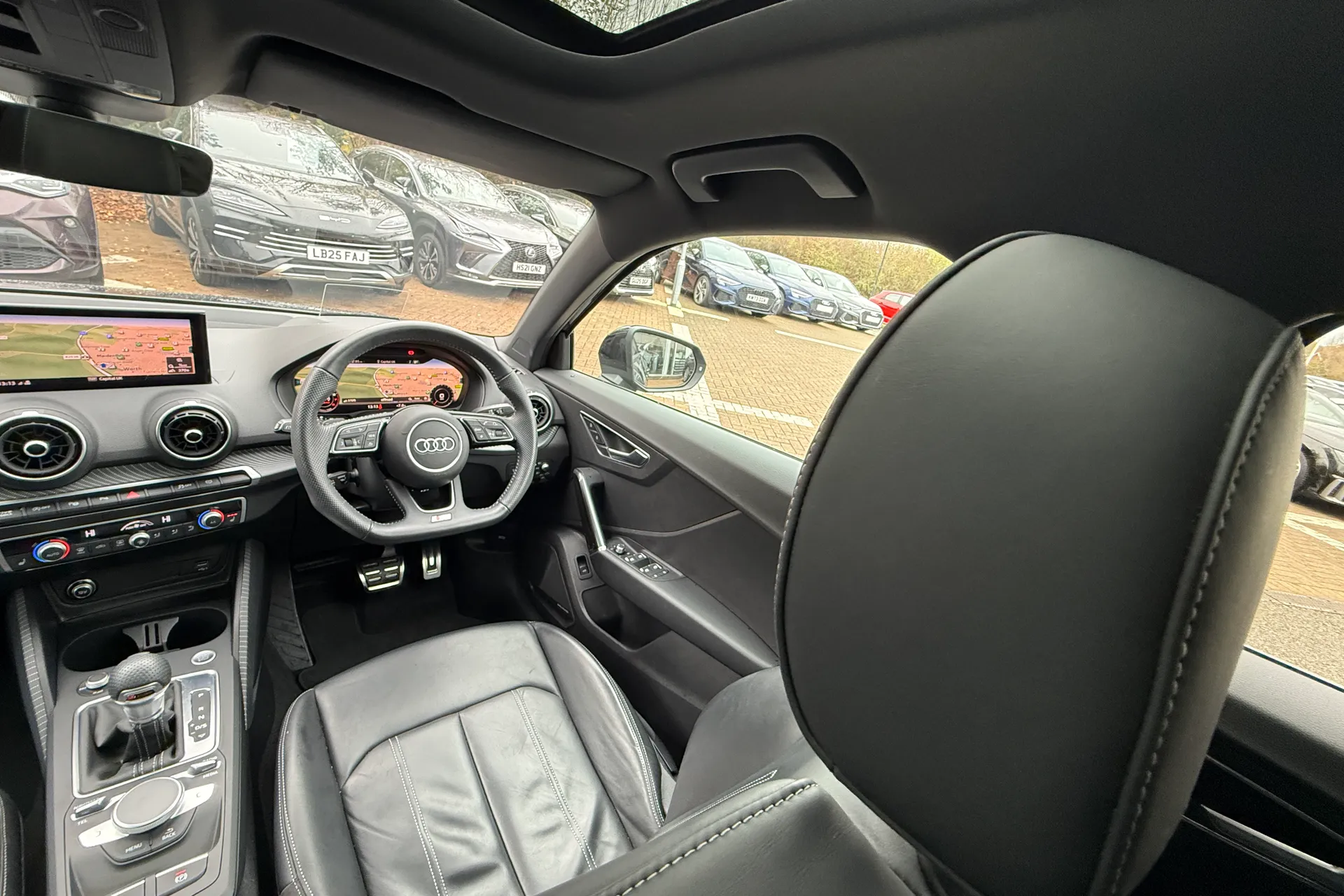 Audi Q2 thumbnail image number 43